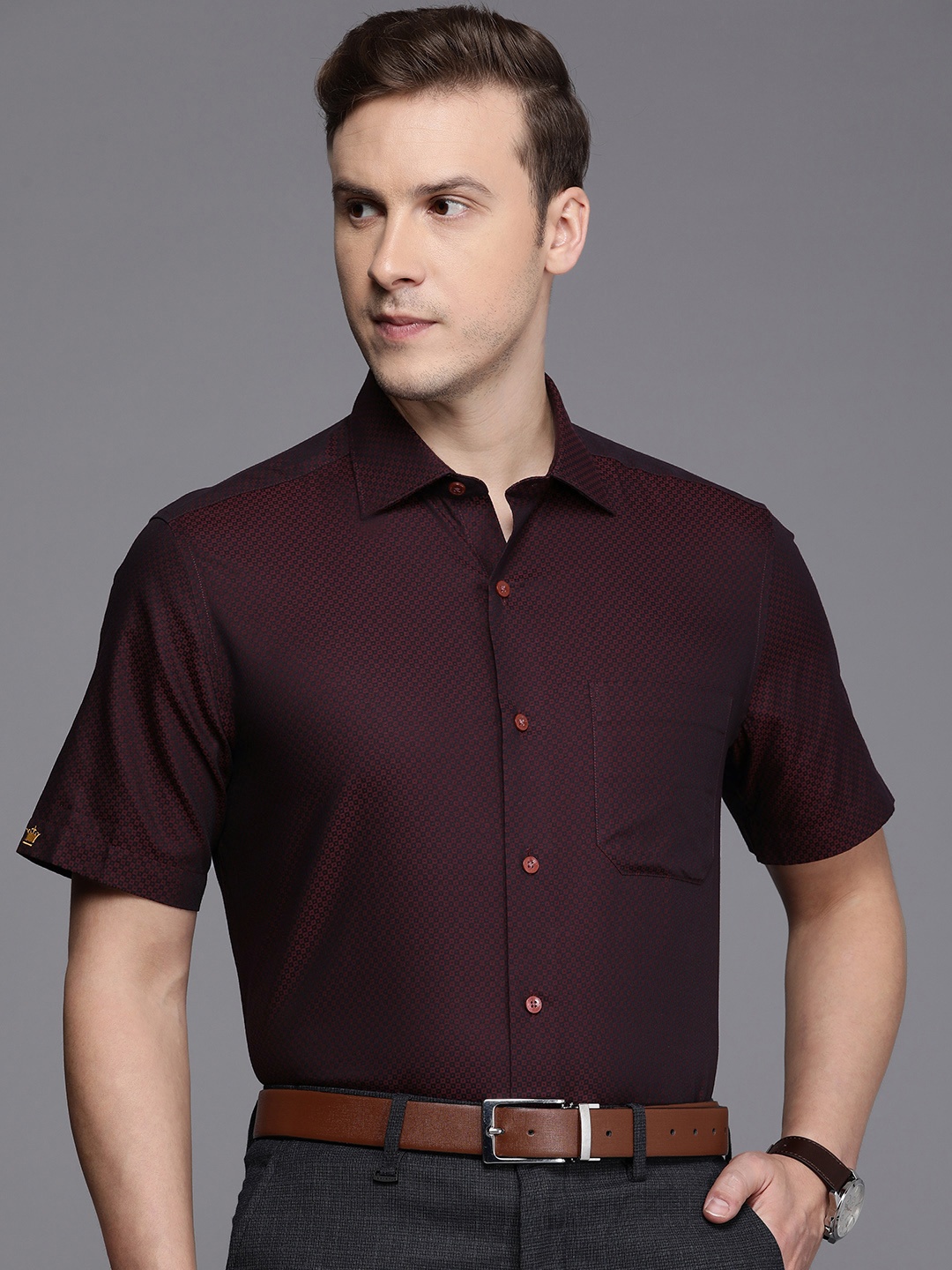 

Louis Philippe Gods & Kings Men Classic Giza Cotton Formal Shirt, Burgundy