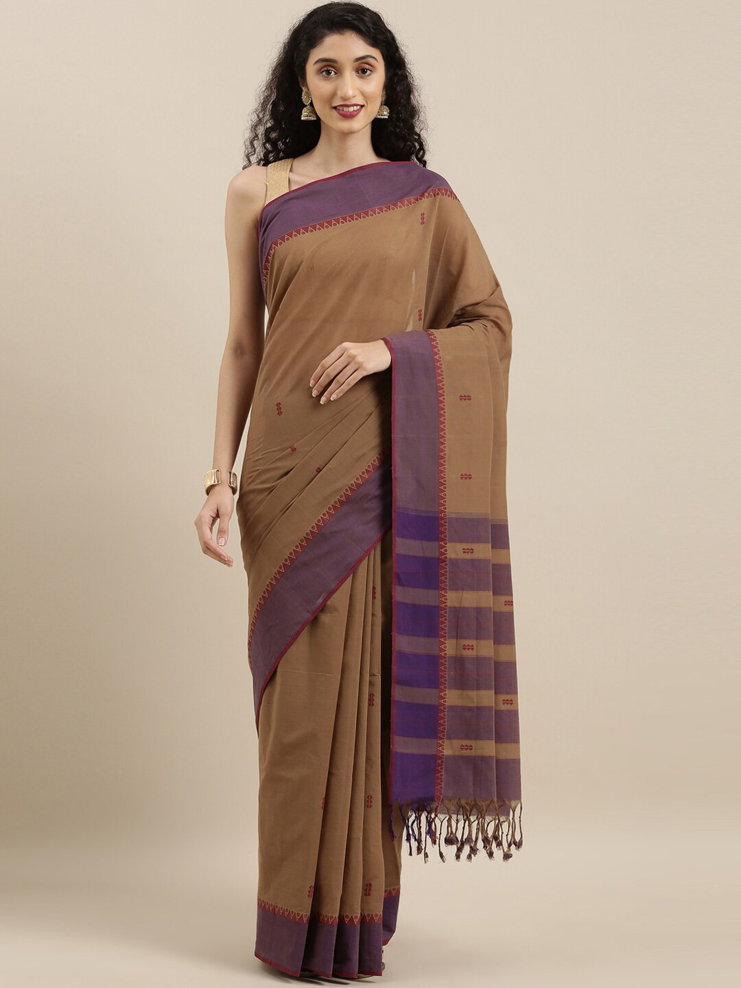 

The Chennai Silks Woven Design Pure Cotton Venkatgiri Saree, Khaki