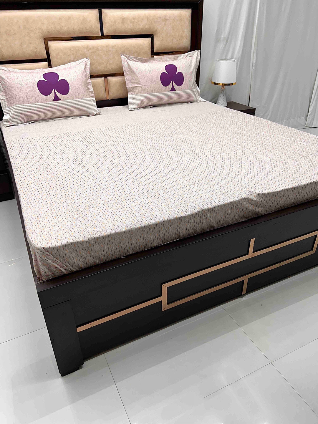 

Pure Decor Lifestyle Grey & Purple Pure Cotton 330 TC King Bedsheet With 2 Pillow Covers