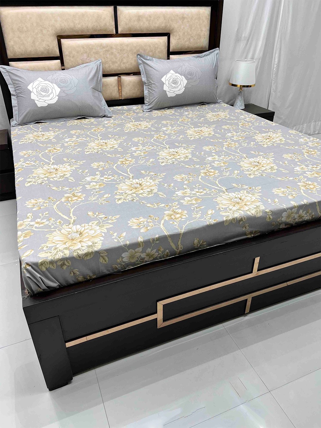 

Pure Decor Grey & White Floral Cotton 330 TC King Bedsheet With 2 Pillow Covers