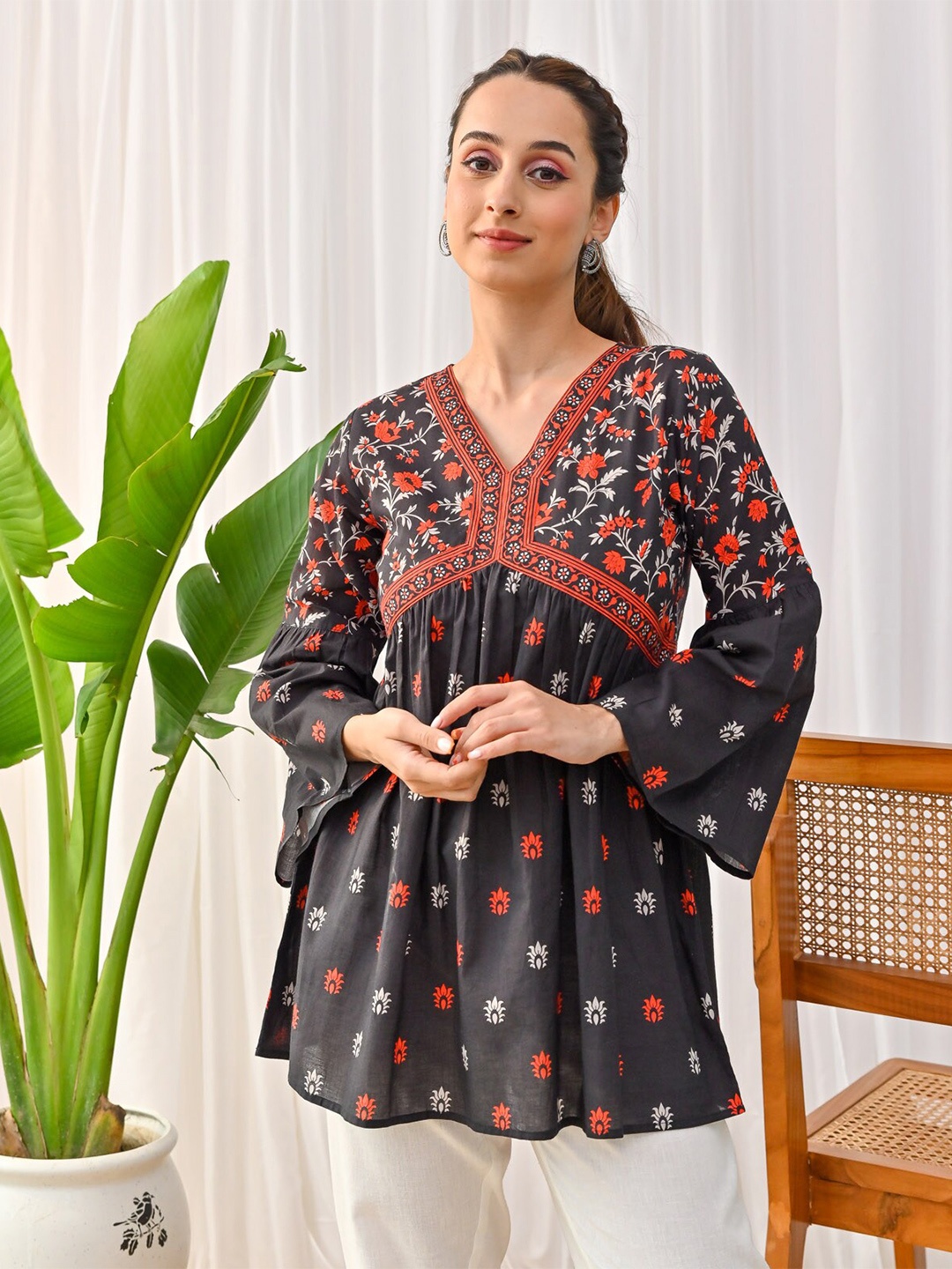 

Rustorange Floral Printed Cotton Mandarin Collar Tunic, Black