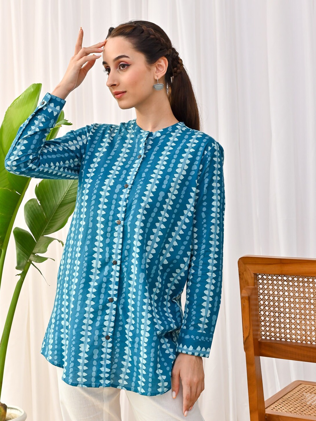 

Rustorange Abstract Printed Cotton Mandarin Collar Tunic, Blue