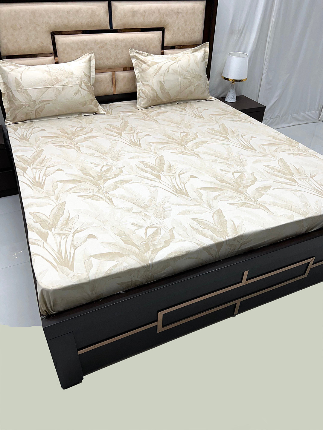 

Pure Decor Royal Divine Beige Pure Cotton 350 TC King Bedsheet with 2 Pillow Covers