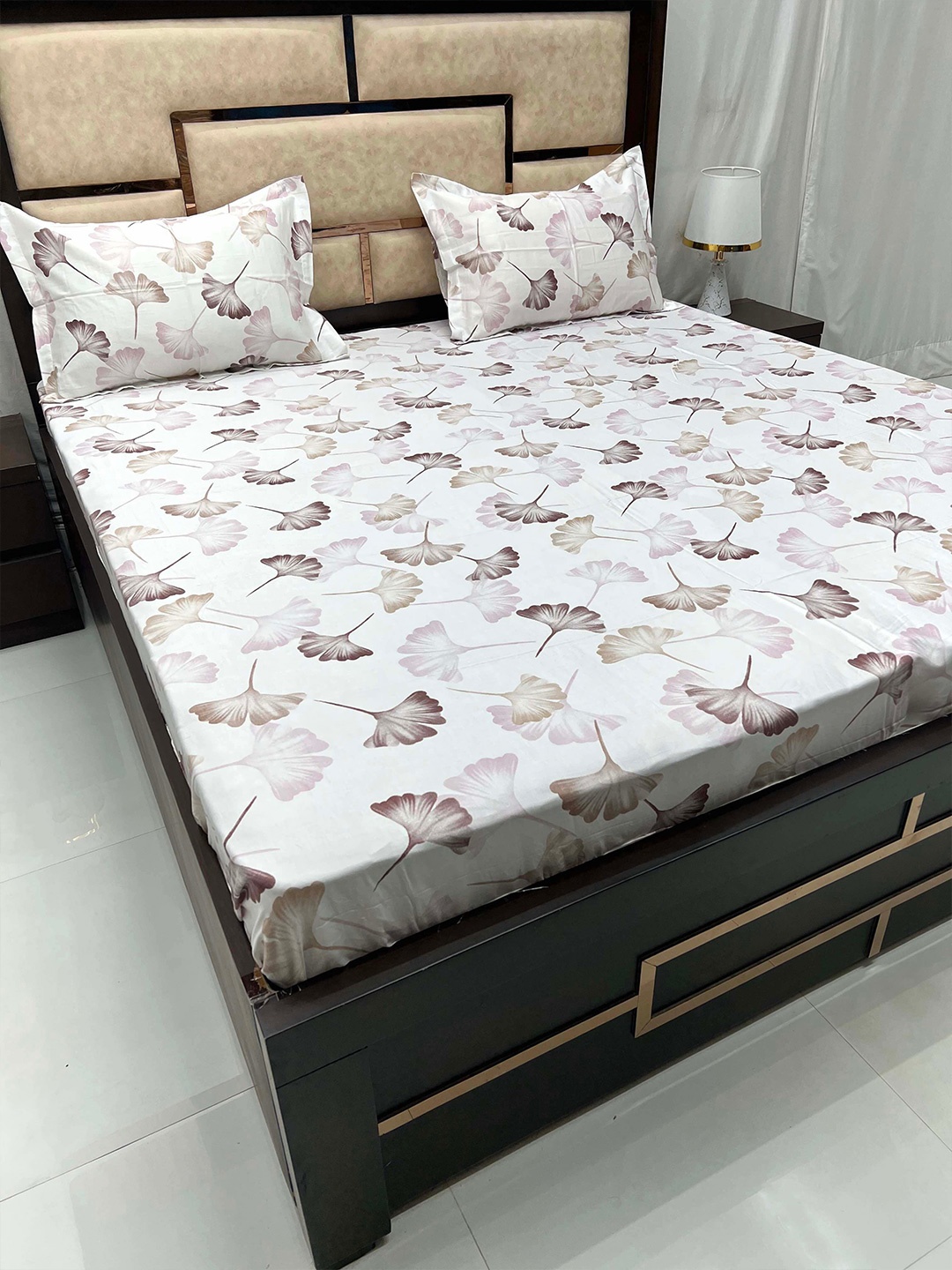 

Pure Decor Royal Divine White & Purple Cotton 350 TC King Bedsheet with 2 Pillow Covers