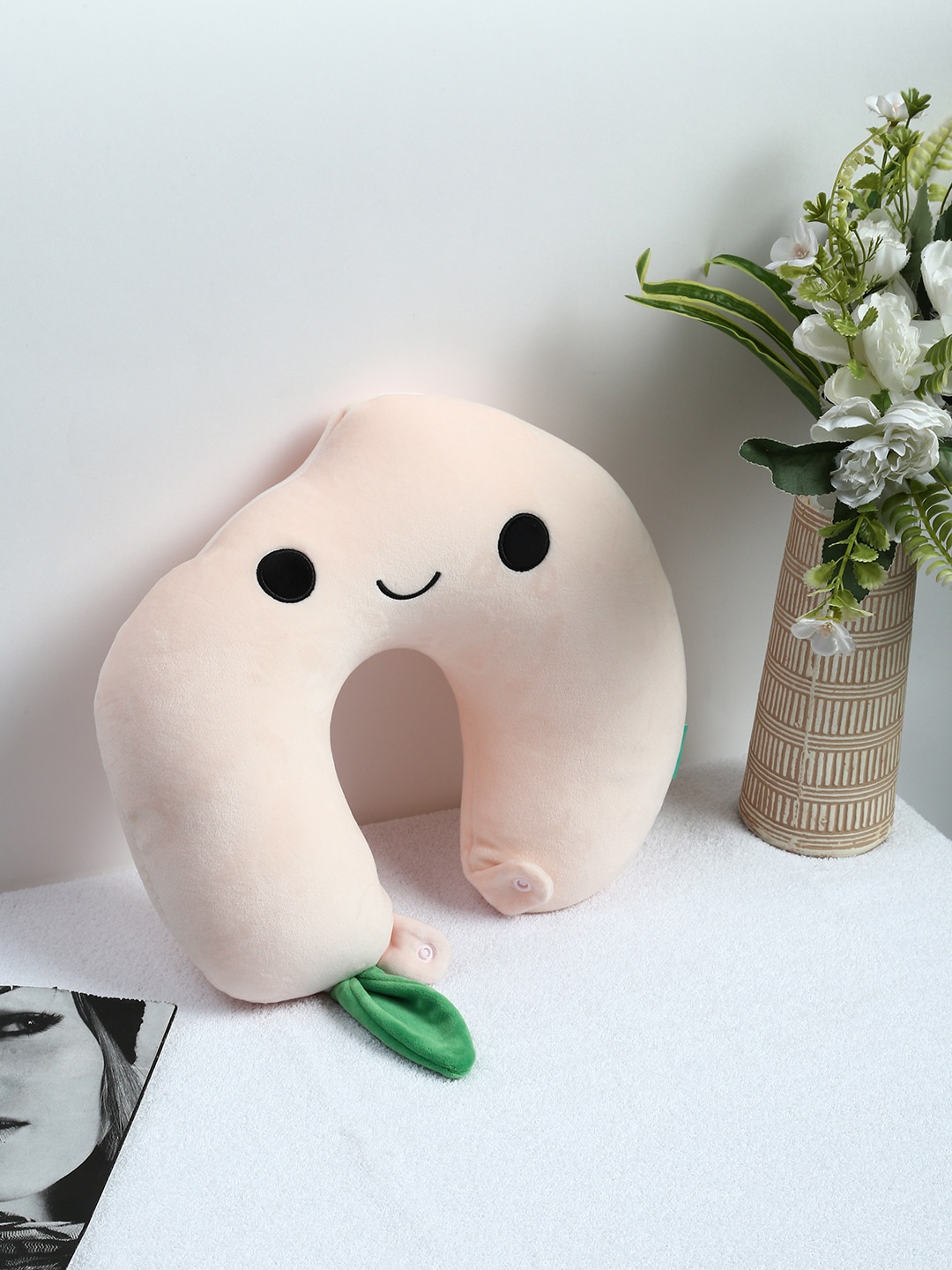 

MUMUSO Pink & Green Self-Design U-Shaped Neck Travel Pillow, Peach