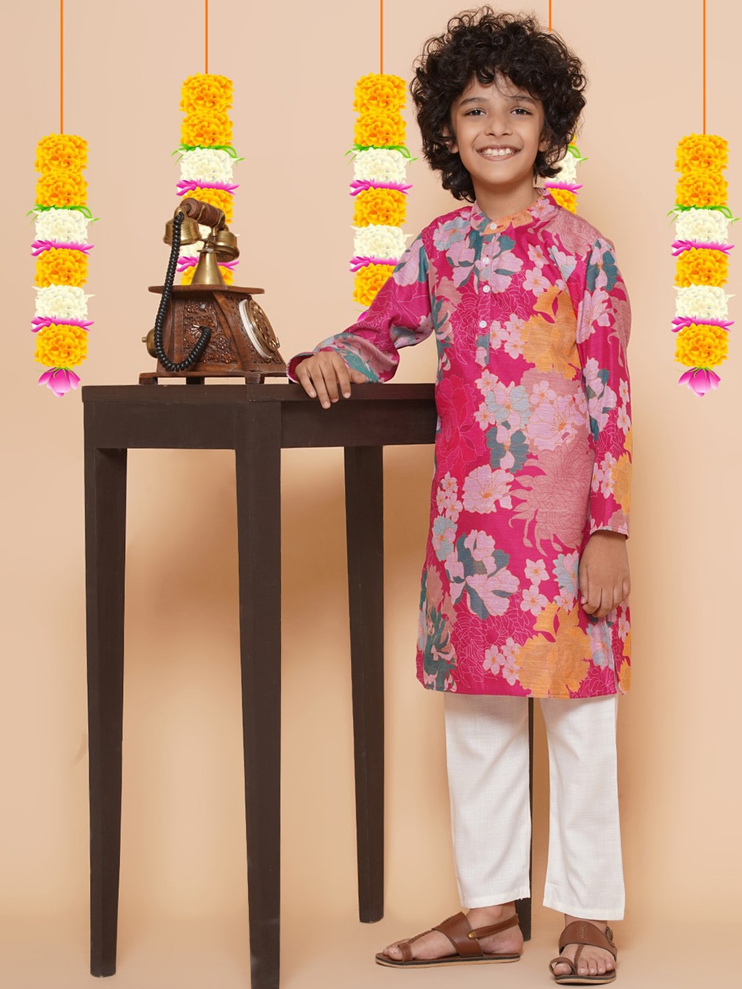 

Bittu By Bhama Boys Floral Printed Straight Kurta with Pyjamas, Pink