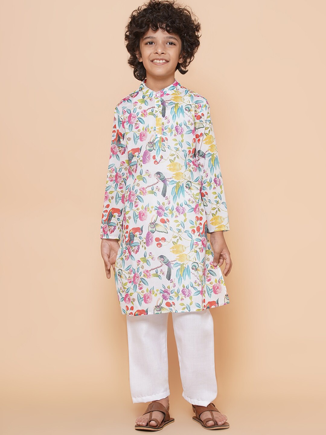 

Bittu By Bhama Boys Floral Printed Straight Kurta with Pyjamas, White