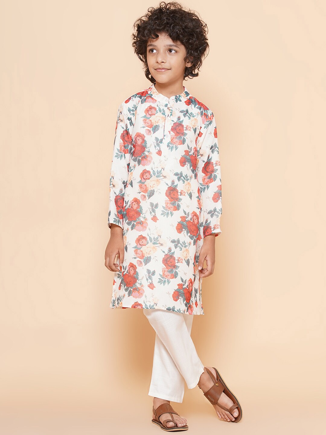 

Bittu By Bhama Boys Floral Printed Straight Kurta with Pyjamas, Off white