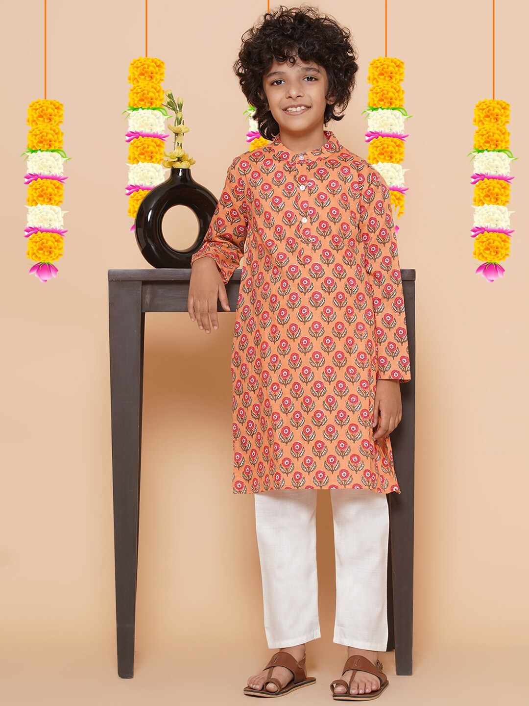 

Bittu By Bhama Boys Floral Printed Pure Cotton Kurta with Pyjamas, Peach