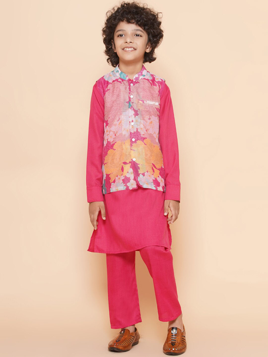 

Bittu By Bhama Boys Mandarin Collar Straight Kurta & Pyjamas With Jacket, Pink