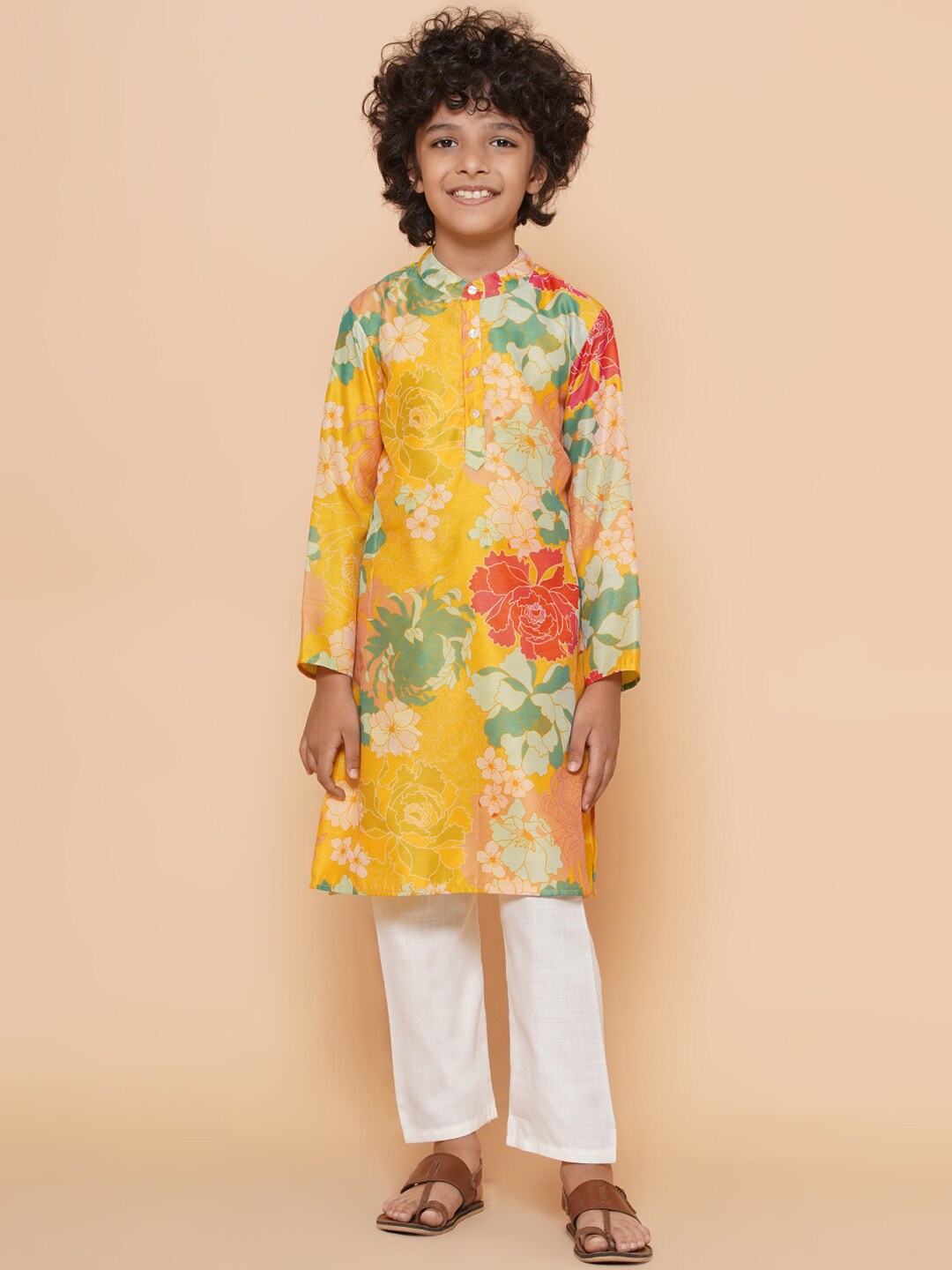 

Bittu By Bhama Boys Floral Printed Straight Kurta with Pyjamas, Yellow