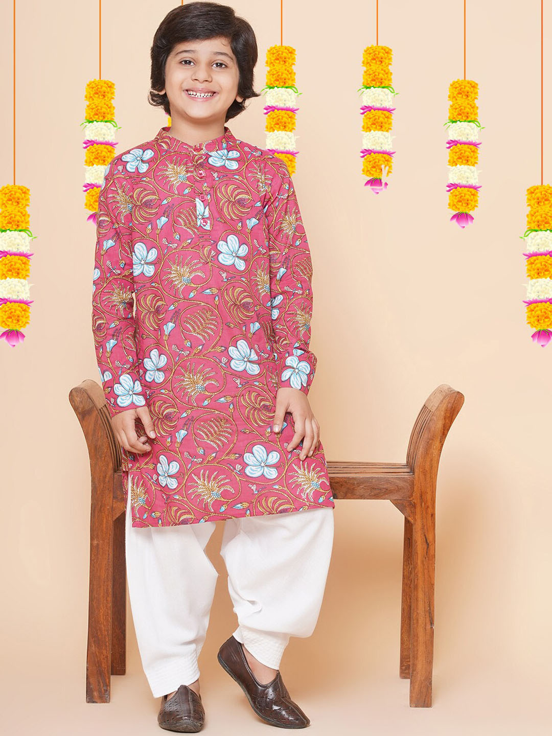 

Bittu By Bhama Boys Floral Printed Regular Pure Cotton Kurta with Salwar, Peach