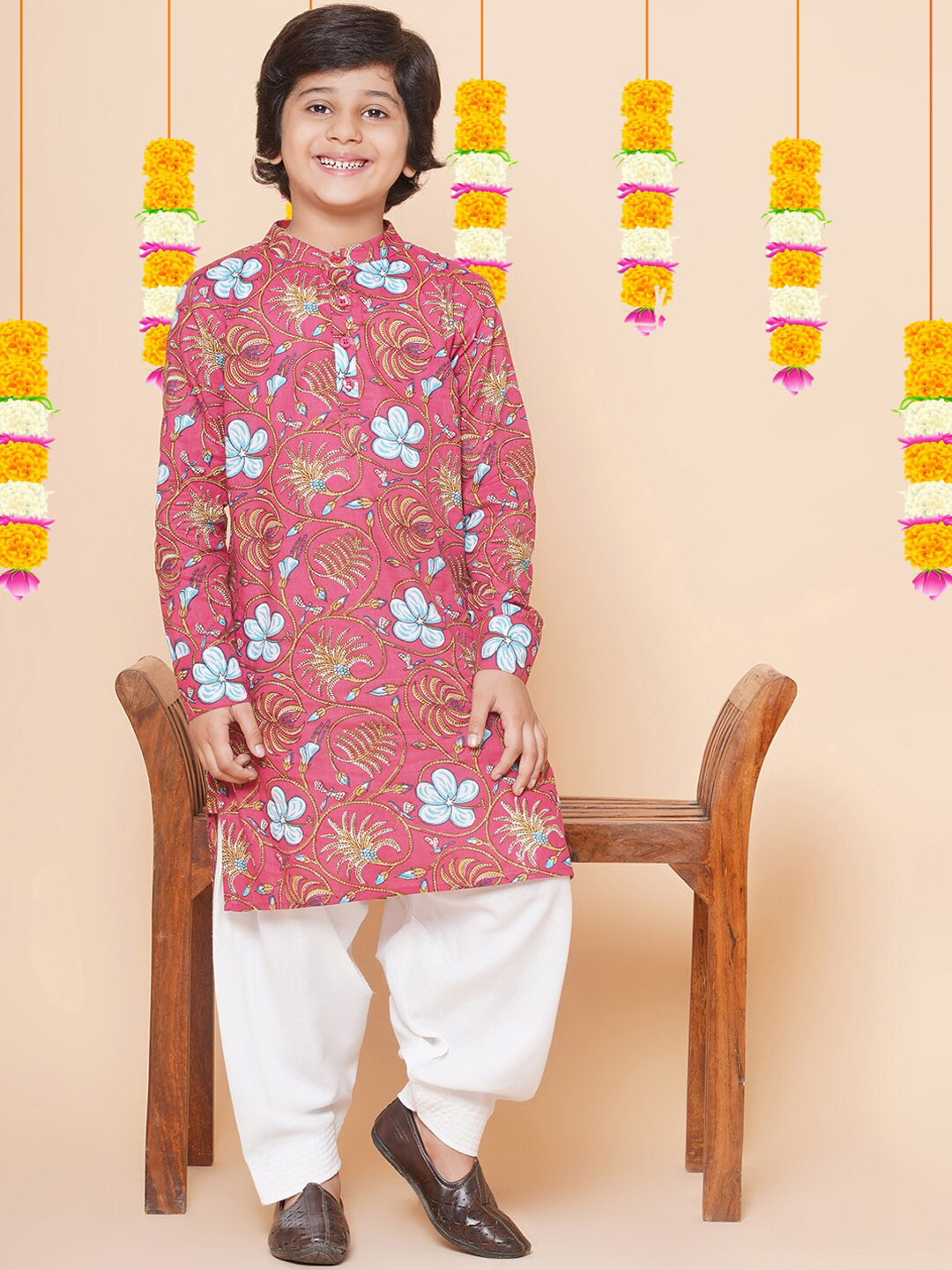 

Bittu By Bhama Boys Floral Printed Regular Pure Cotton Kurta with Salwar, Peach