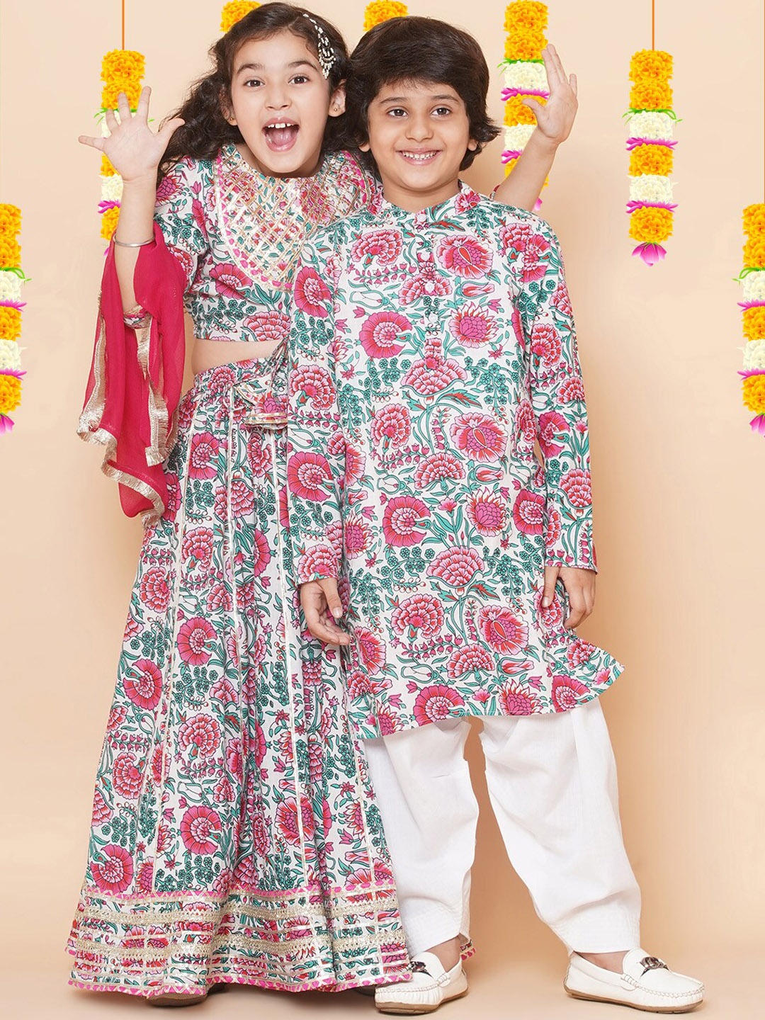 

Bittu By Bhama Boys Floral Printed Regular Pure Cotton Kurta with Salwar, Off white
