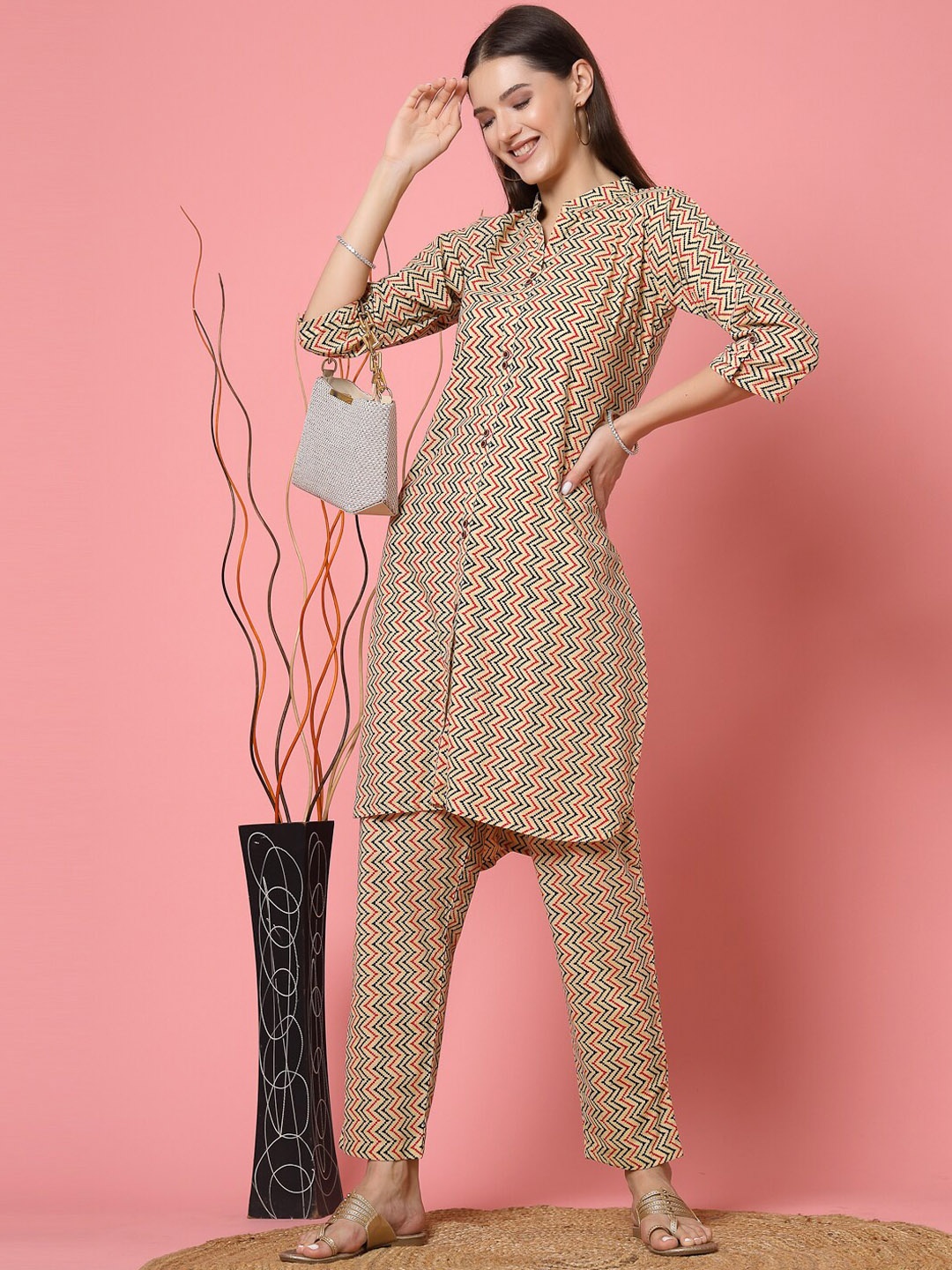 

Molly & Michel Printed Regular Pure Cotton Kurta with Trousers, Yellow