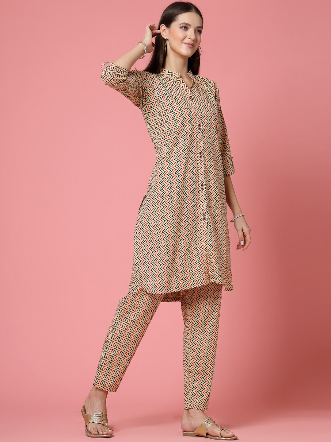 

Molly & Michel Printed Regular Pure Cotton Kurta with Trousers, Yellow