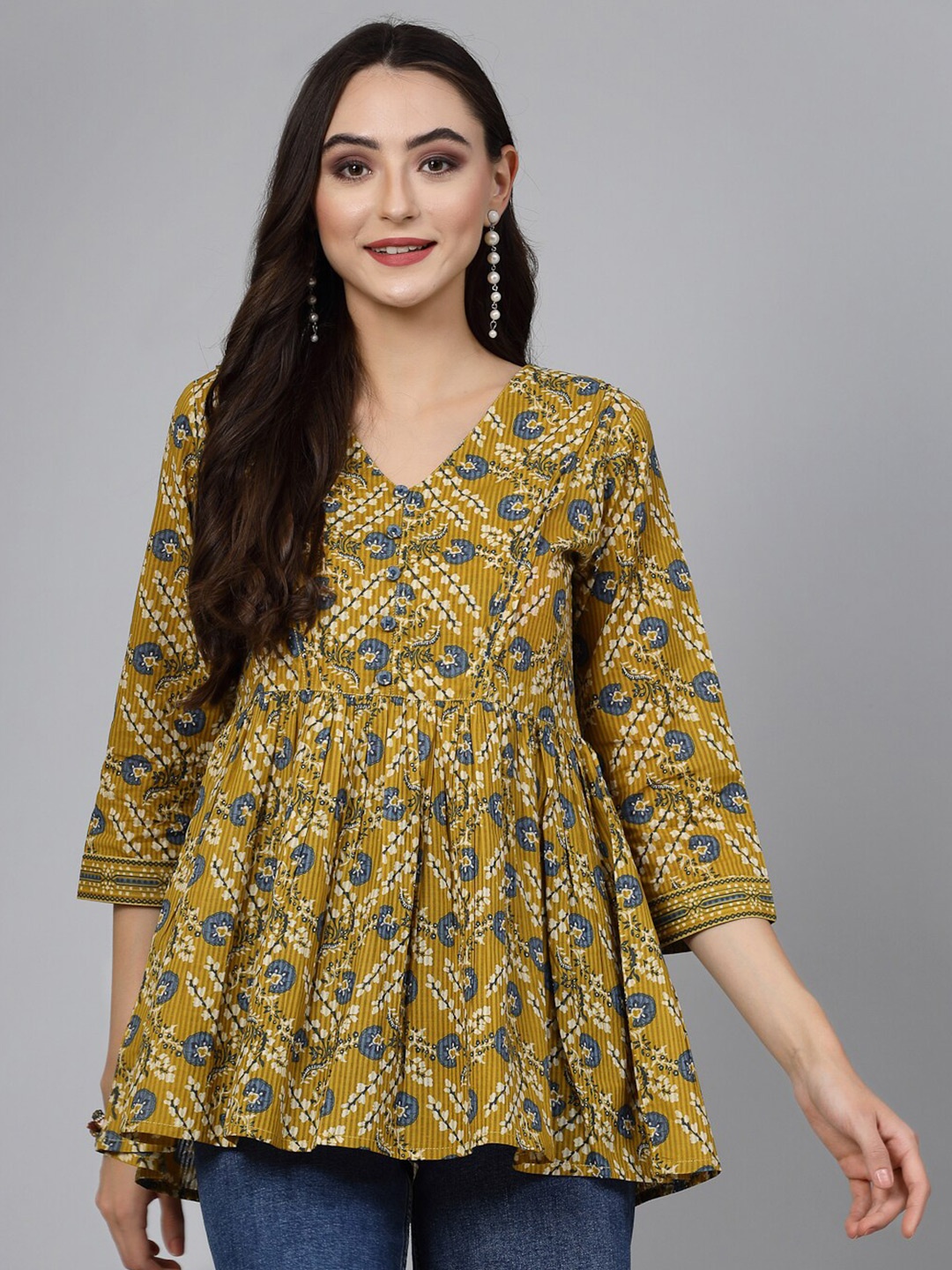 

QOMN Floral Printed Gathered V-Neck Cotton Empire Top, Green