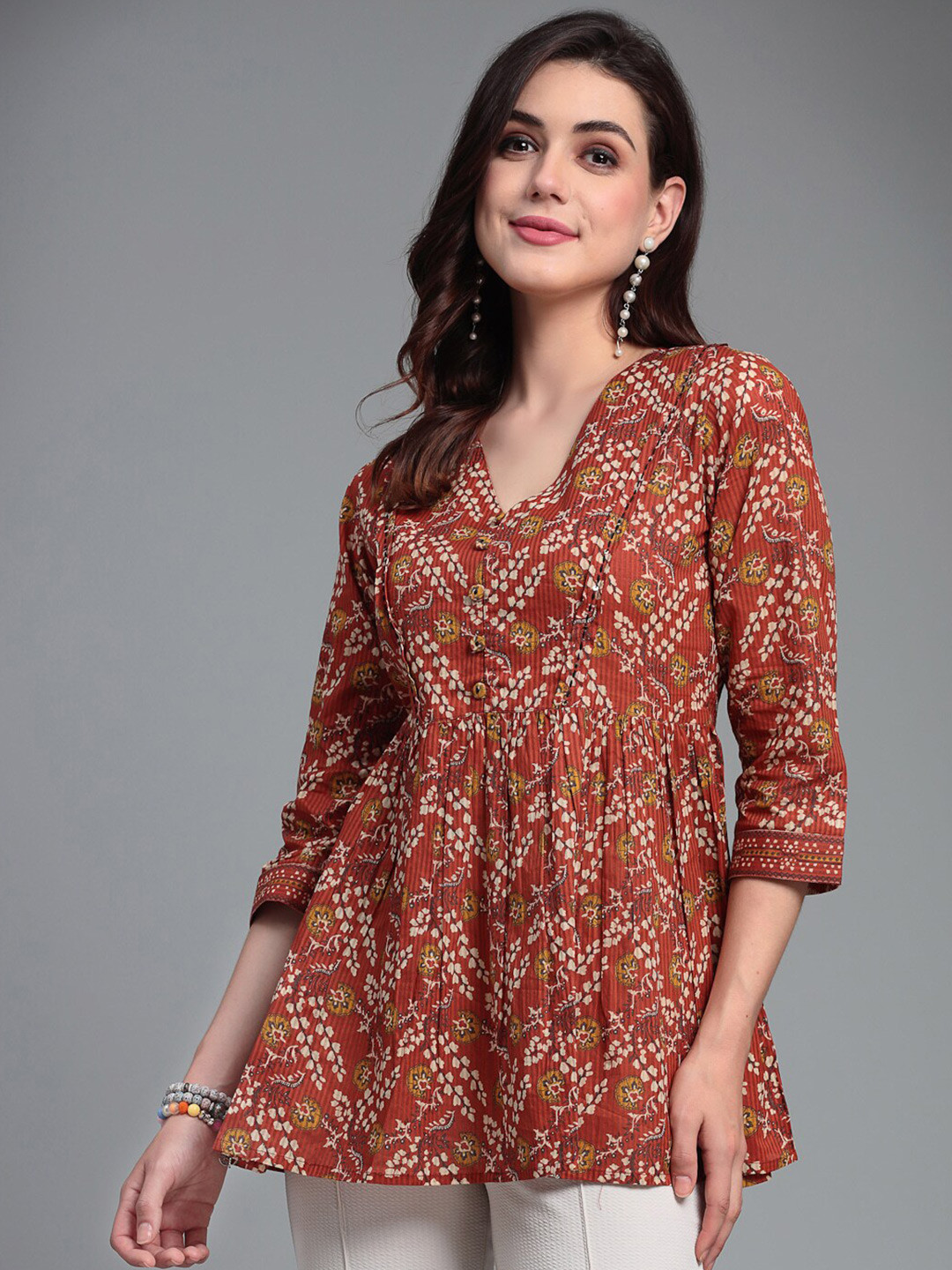 

QOMN Floral Printed Gathered V-Neck Cotton Empire Top, Rust