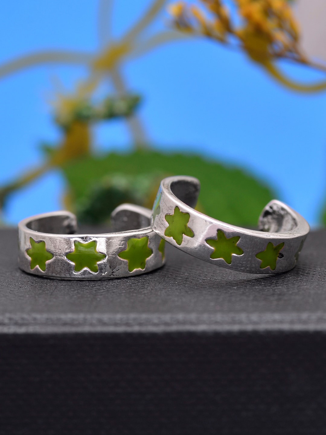 

Abhooshan Set Of 2 92.5 Sterling Silver Enamelled Adjustable Toe Rings