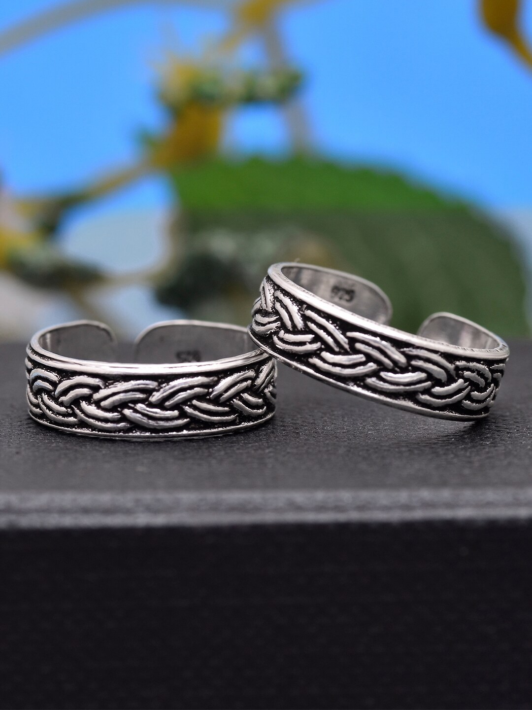 

Abhooshan 92.5 Sterling Silver Oxidized Adjustable Toe Rings