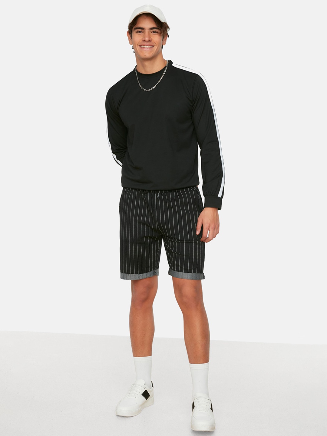 

Trendyol Men Mid-Rise Striped Technology Shorts, Black