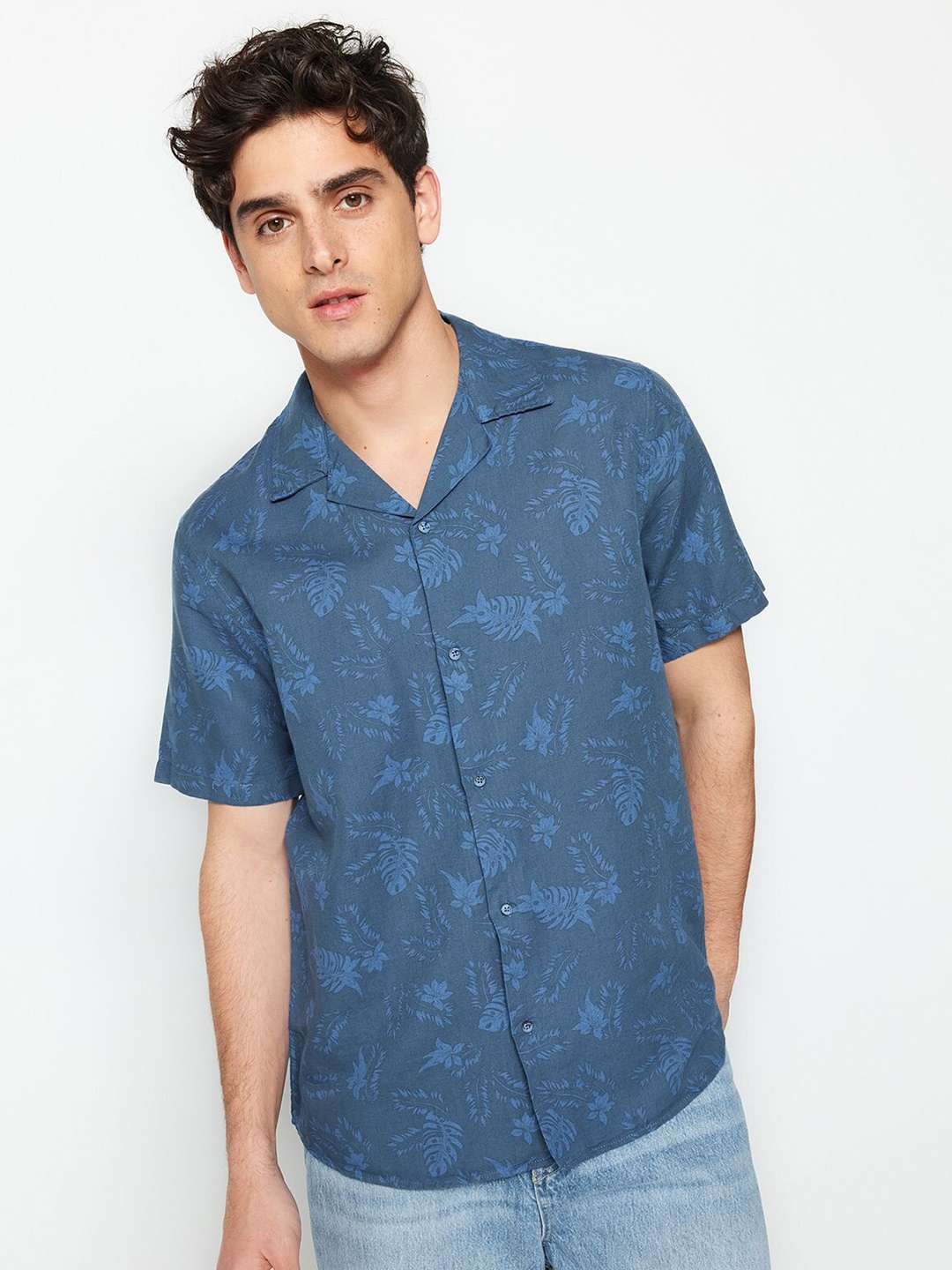 

Trendyol Floral Printed Spread Collar Short Sleeves Casual Shirt, Navy blue