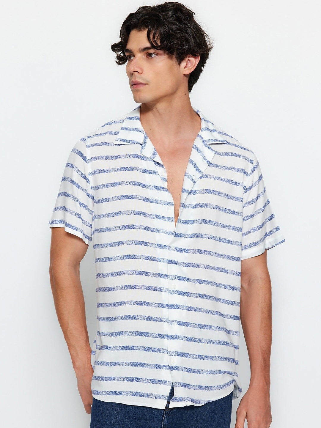 

Trendyol Horizontal Stripes Spread Collar Short Sleeves Casual Shirt, White