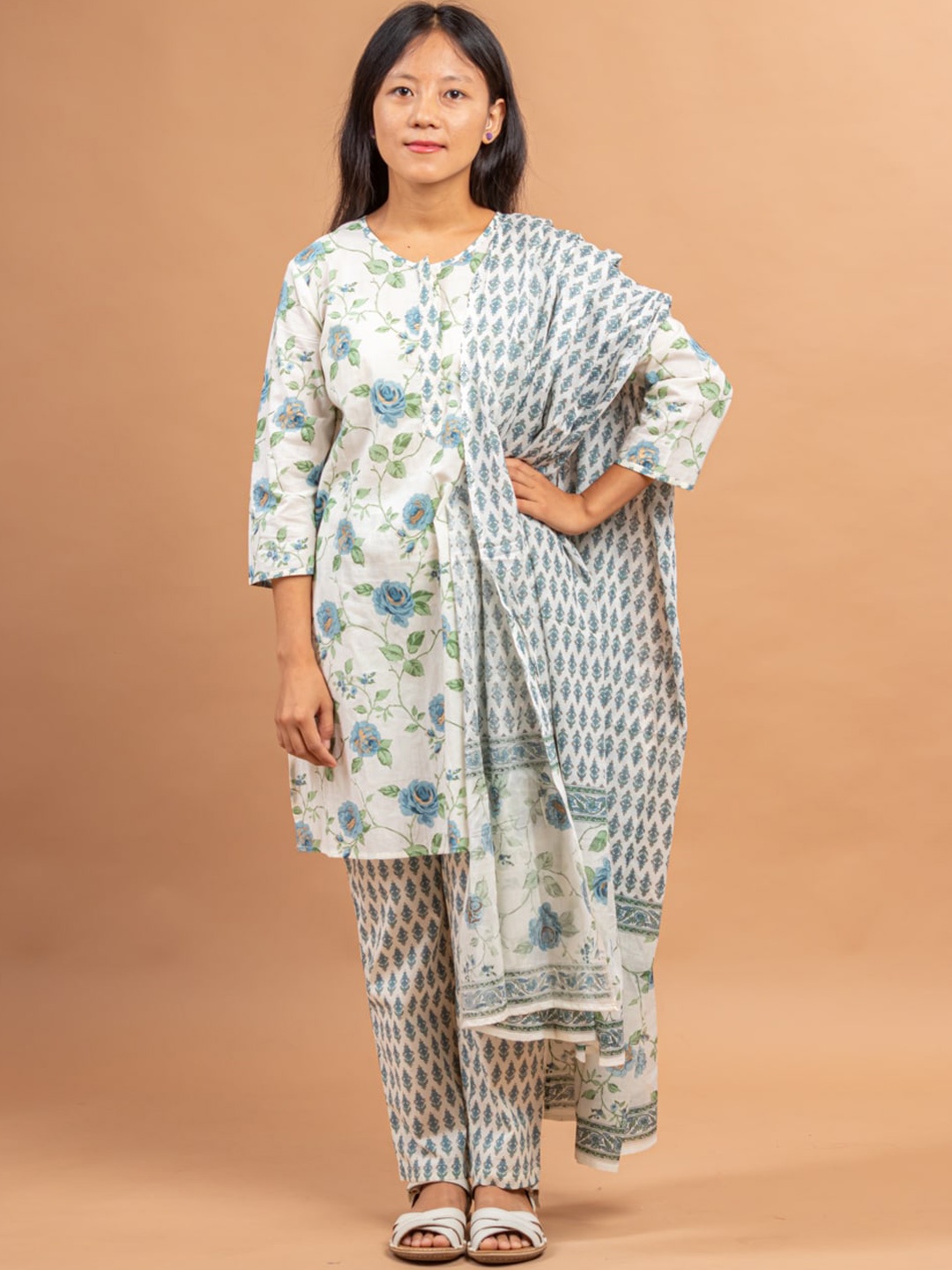 

Sangria Girls Floral Printed Pure Cotton A-line Kurta With Trousers & Dupatta, Blue