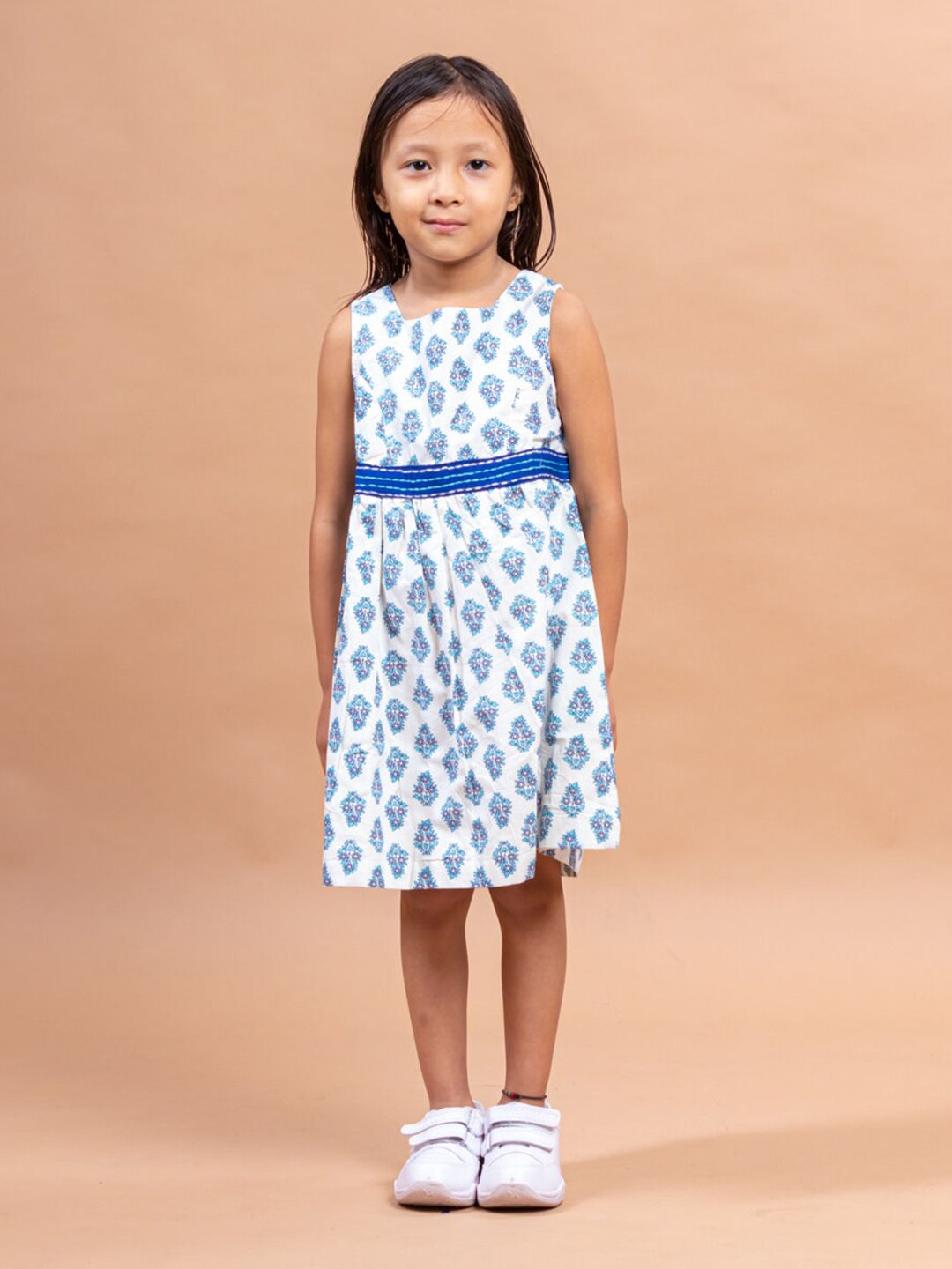 

Sangria Girls Blue Floral Printed Gathered Pure Cotton A-line Dress