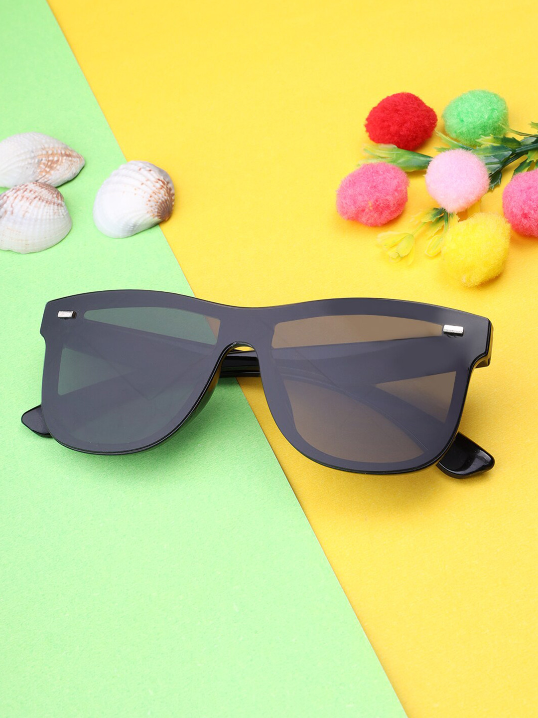 

Kastner Unisex Square Sunglasses with UV Protected Lens, Black