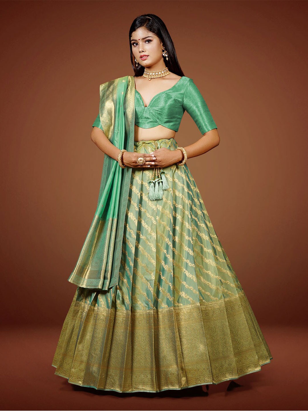 

HALFSAREE STUDIO Green & Gold-Toned Semi-Stitched Lehenga & Unstitched Blouse With Dupatta