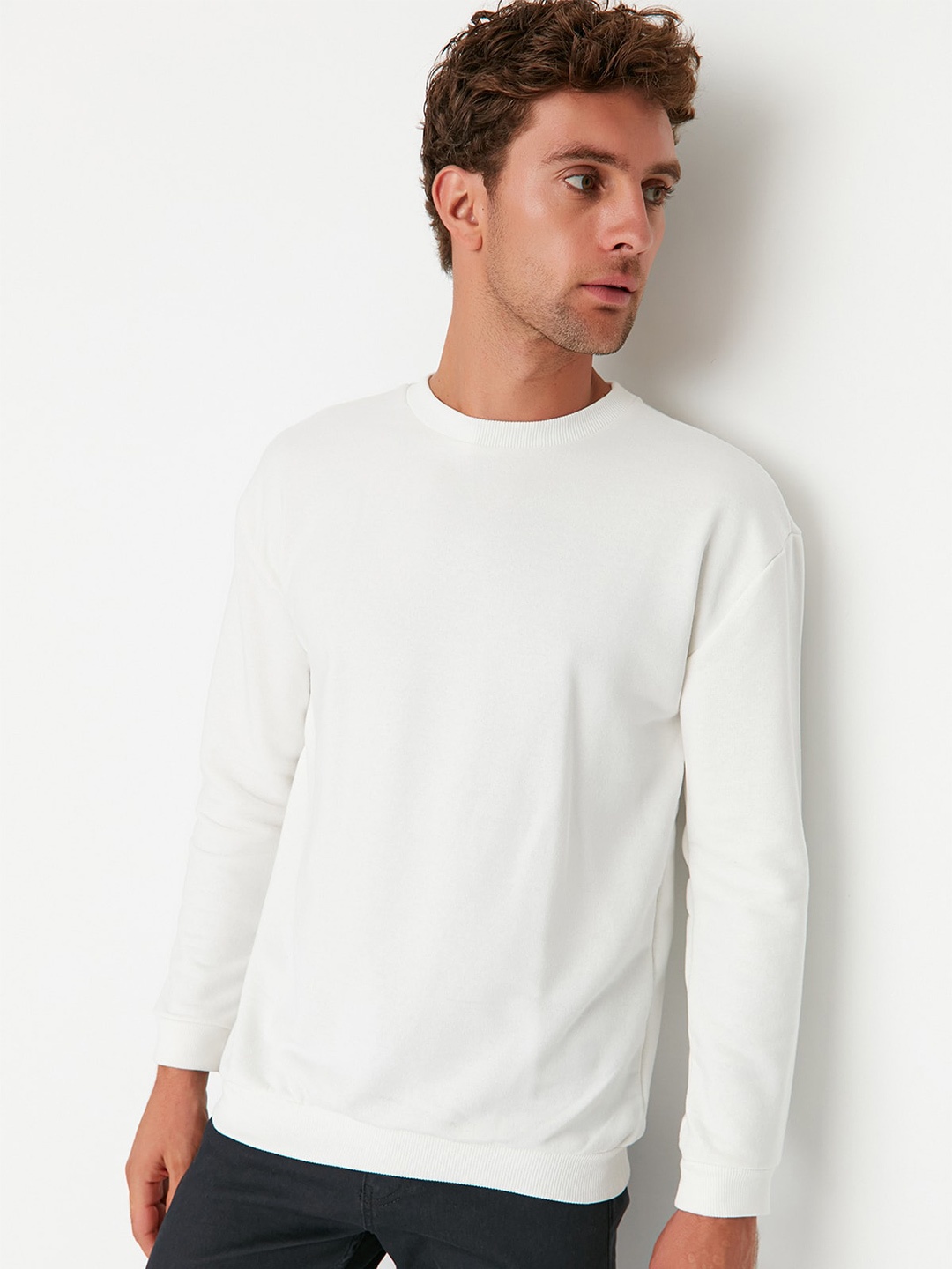 

Trendyol Men Solid Pullover Sweatshirt, White