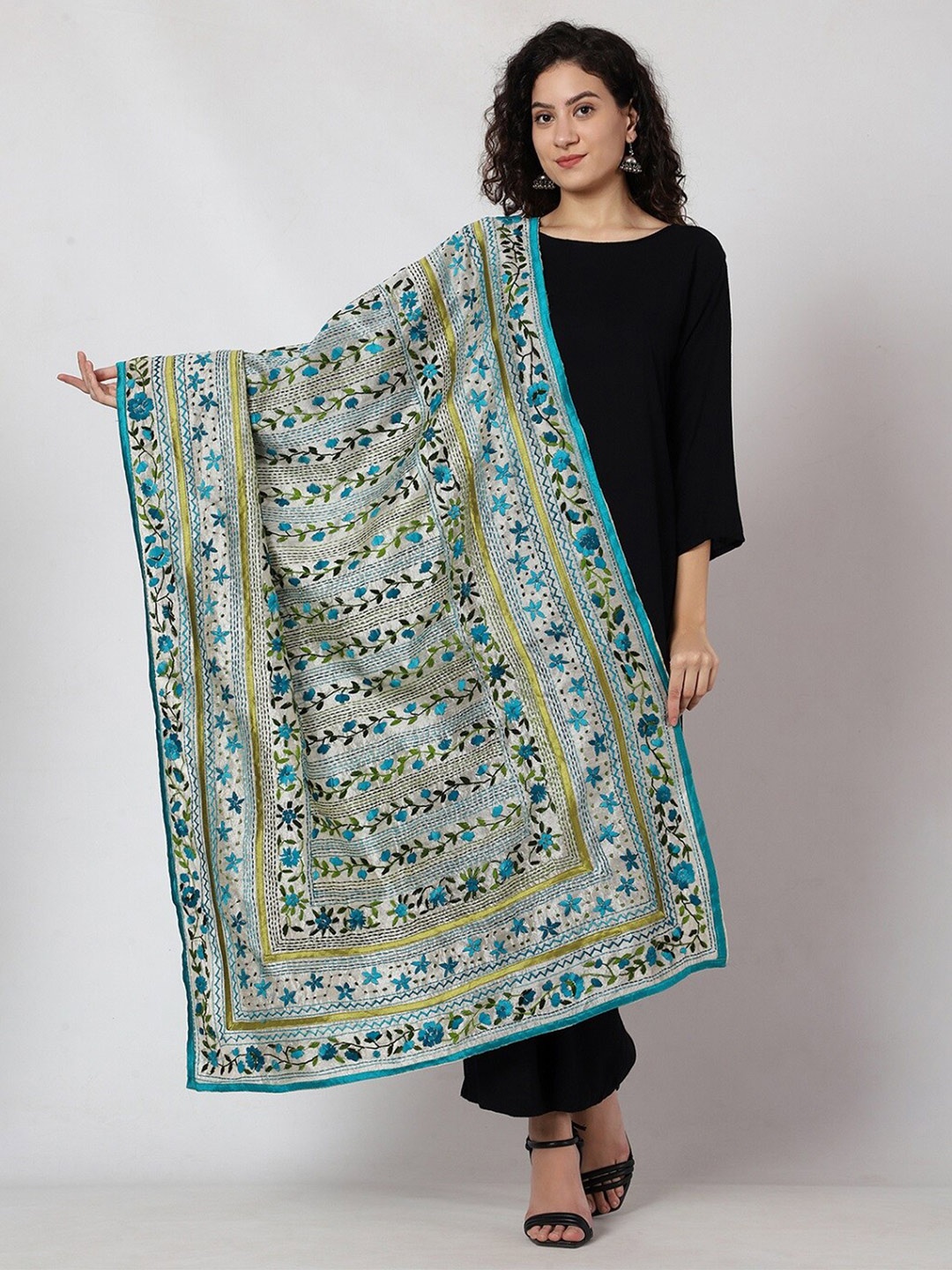 

Tweedle Embroidered Dupatta with Kantha Work, Green