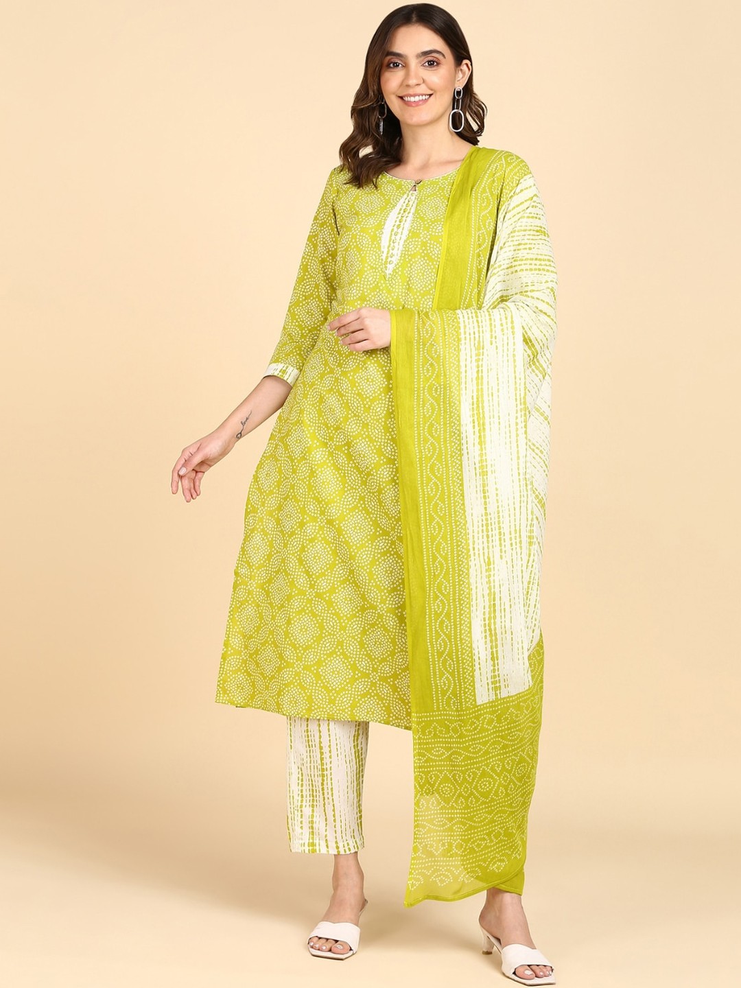 

VEDANA Bandhani Printed Pure Cotton Straight Kurta With Trousers & Dupatta, Green