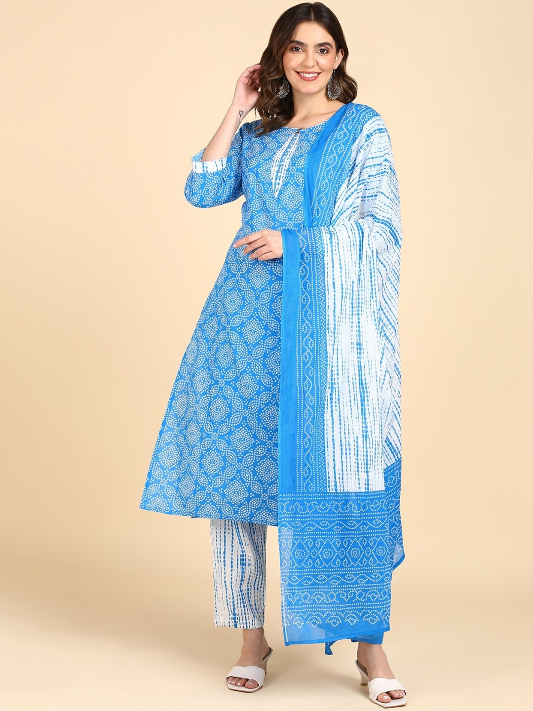 

VEDANA Bandhani Printed Pure Cotton Straight Kurta With Trousers & Dupatta, Blue