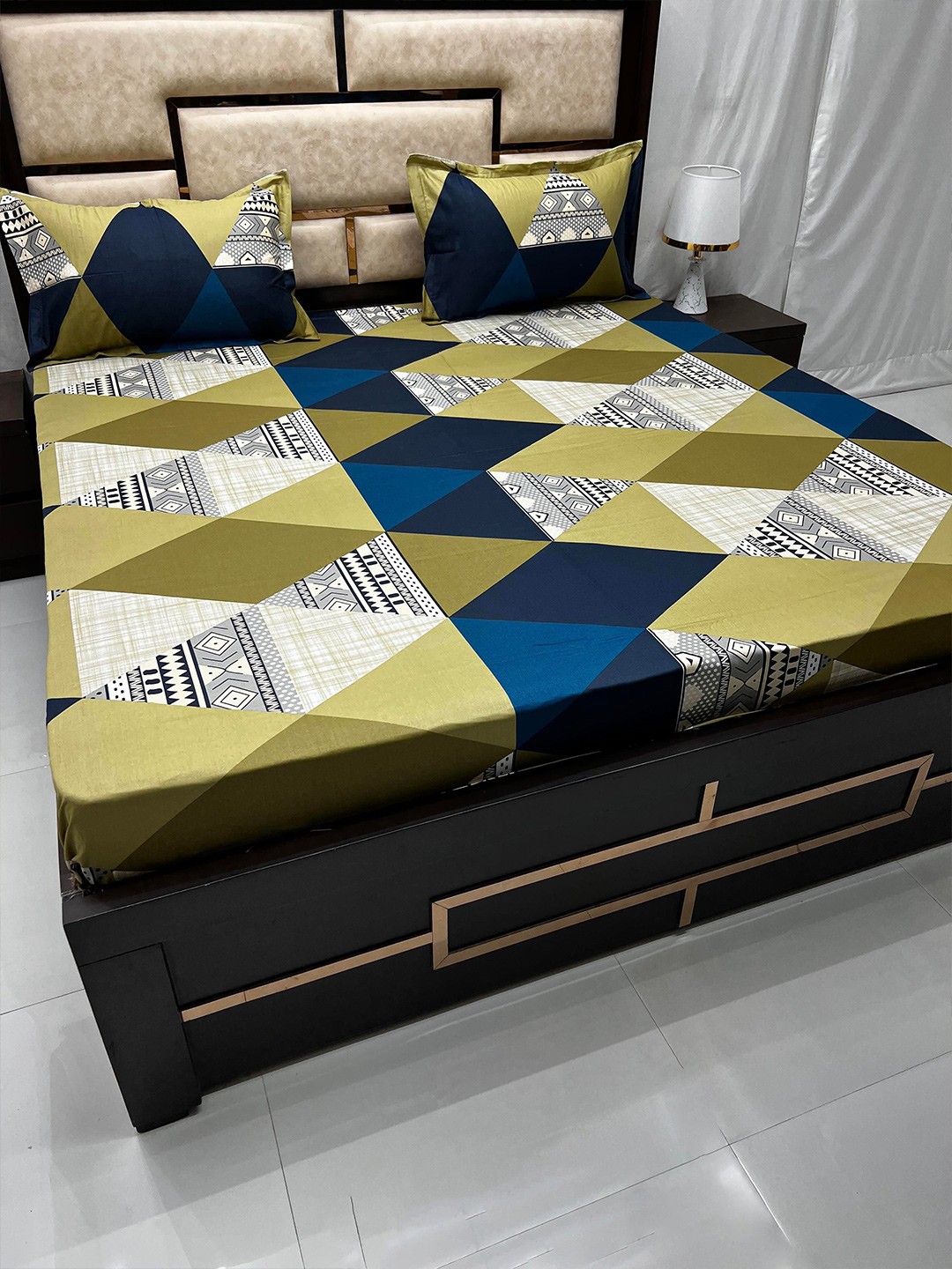 

Pure Decor Velar Sib Green Pure Cotton 330 TC King Bedsheet with 2 Pillow Covers