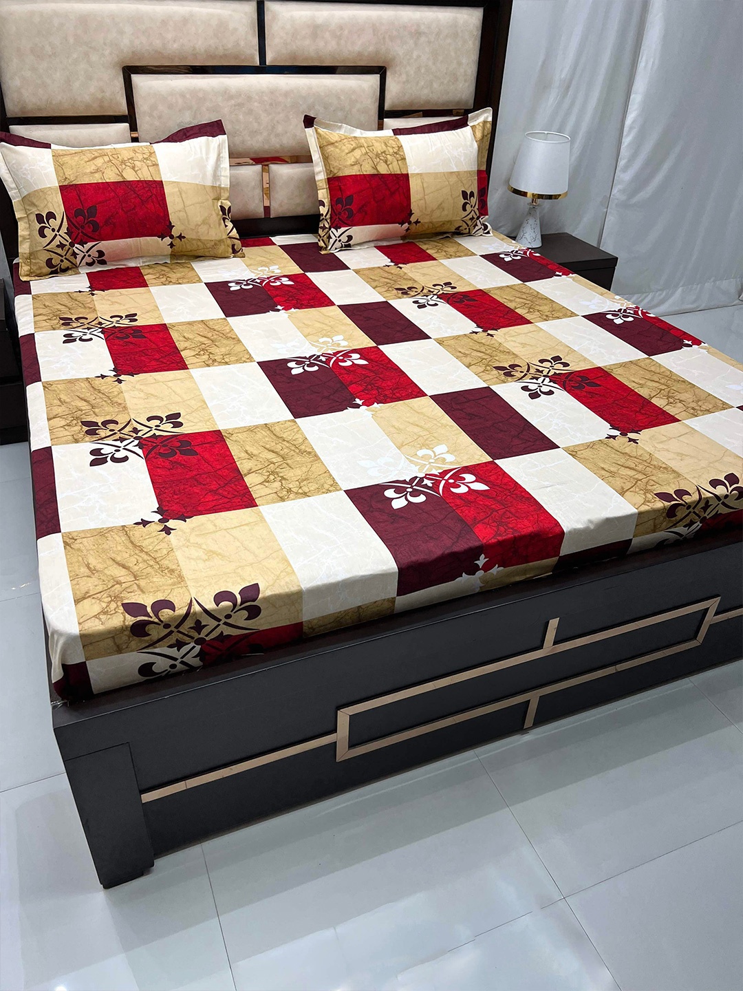 

Pure Decor Velar Sib Beige & White Cotton 330 TC King Bedsheet with 2 Pillow Covers