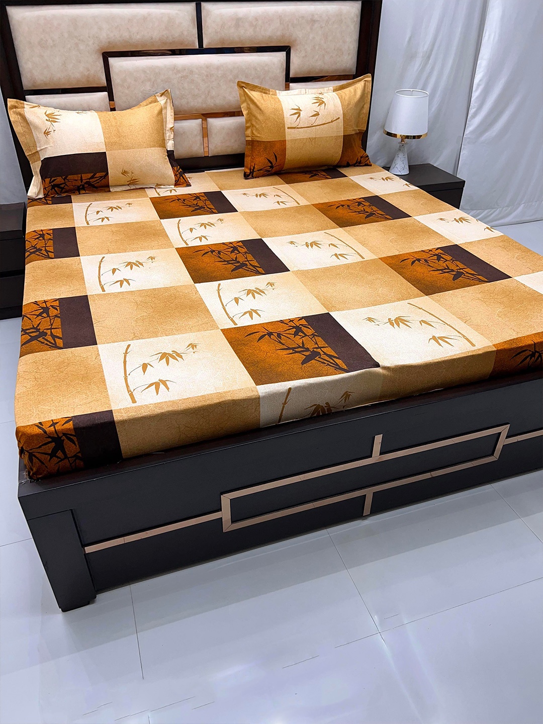 

Pure Decor Velar Sib Brown & White Cotton 330 TC King Bedsheet with 2 Pillow Covers