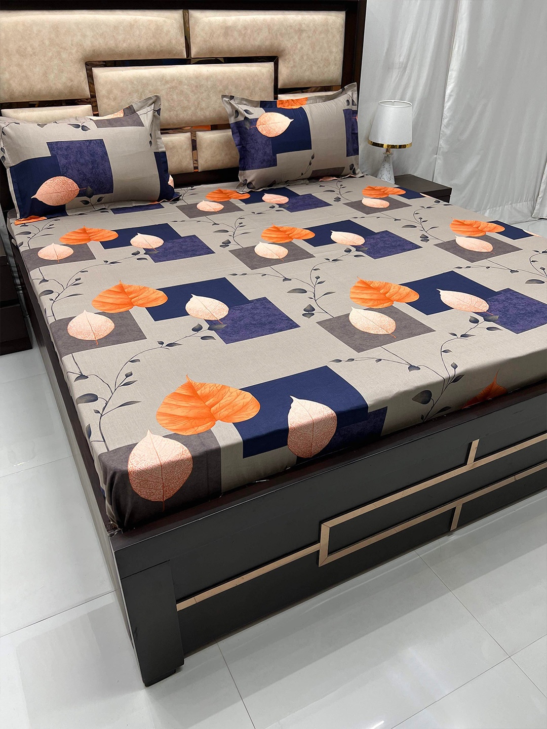 

Pure Decor Velar Sib Grey Pure Cotton 330 TC King Bedsheet with 2 Pillow Covers
