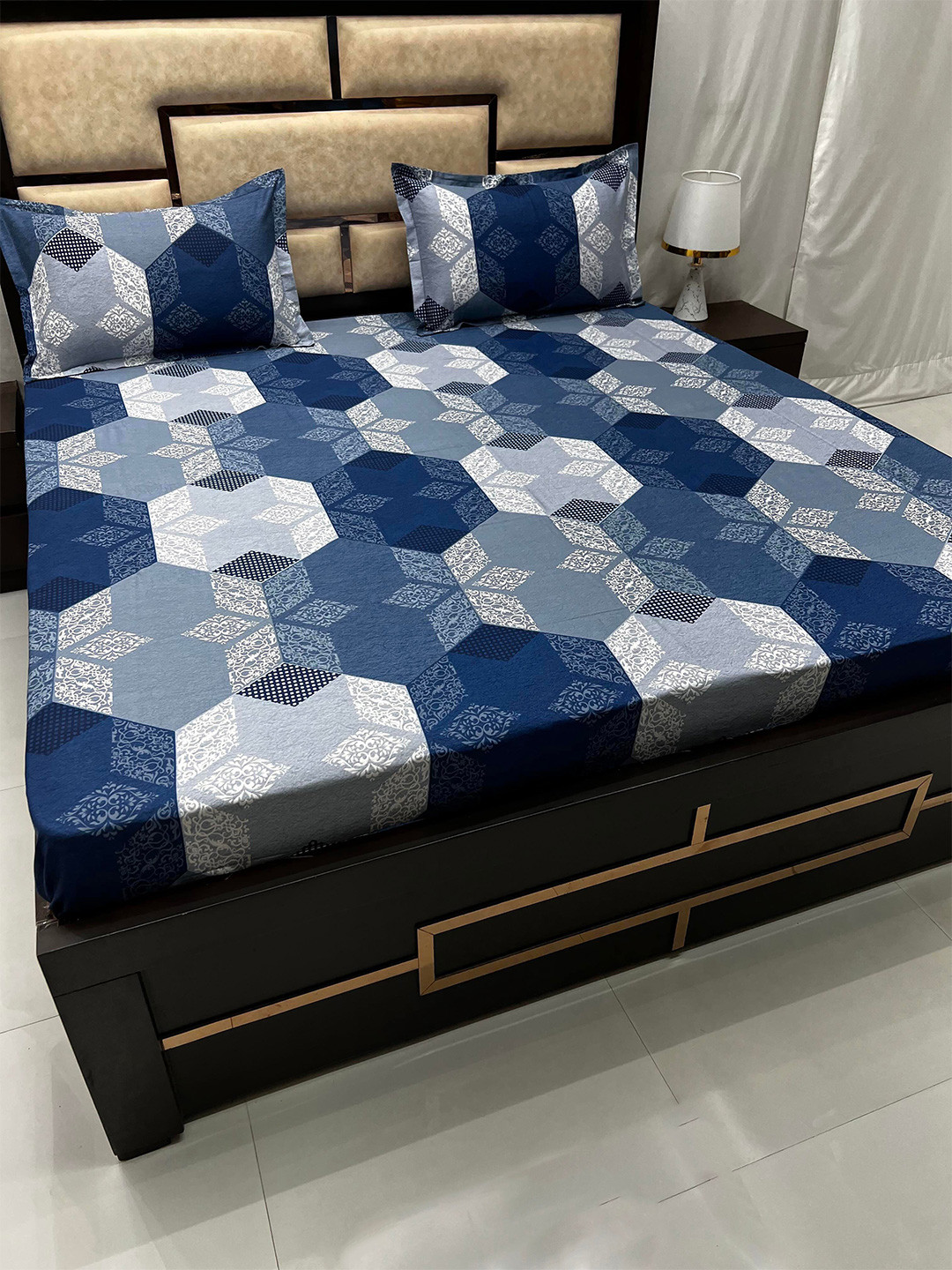 

Pure Decor Velar Sib Blue & White Pure Cotton 330 TC King Bedsheet with 2 Pillow Covers