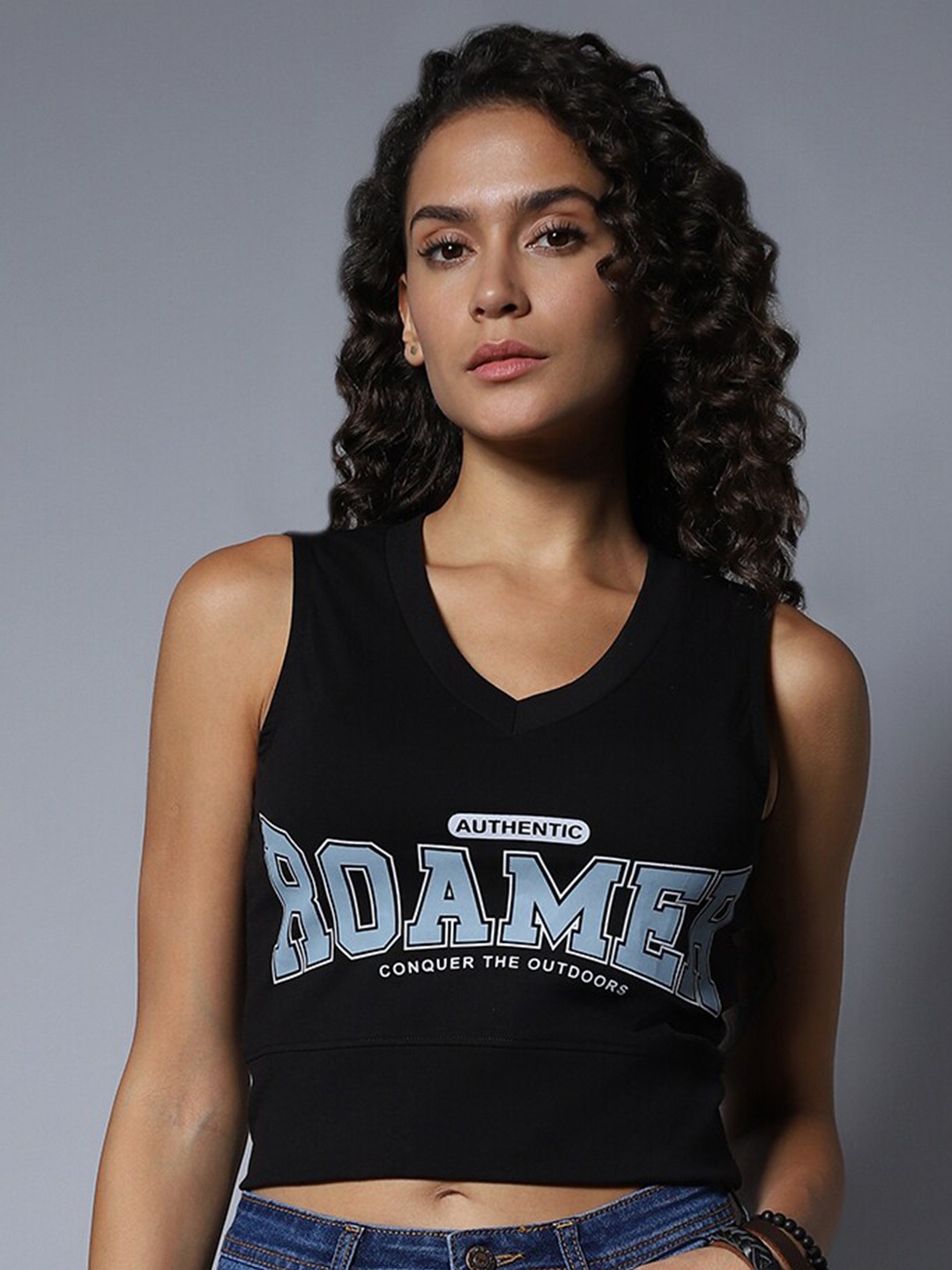 

High Star V-Neck Sleeveless Printed Crop Top, Black