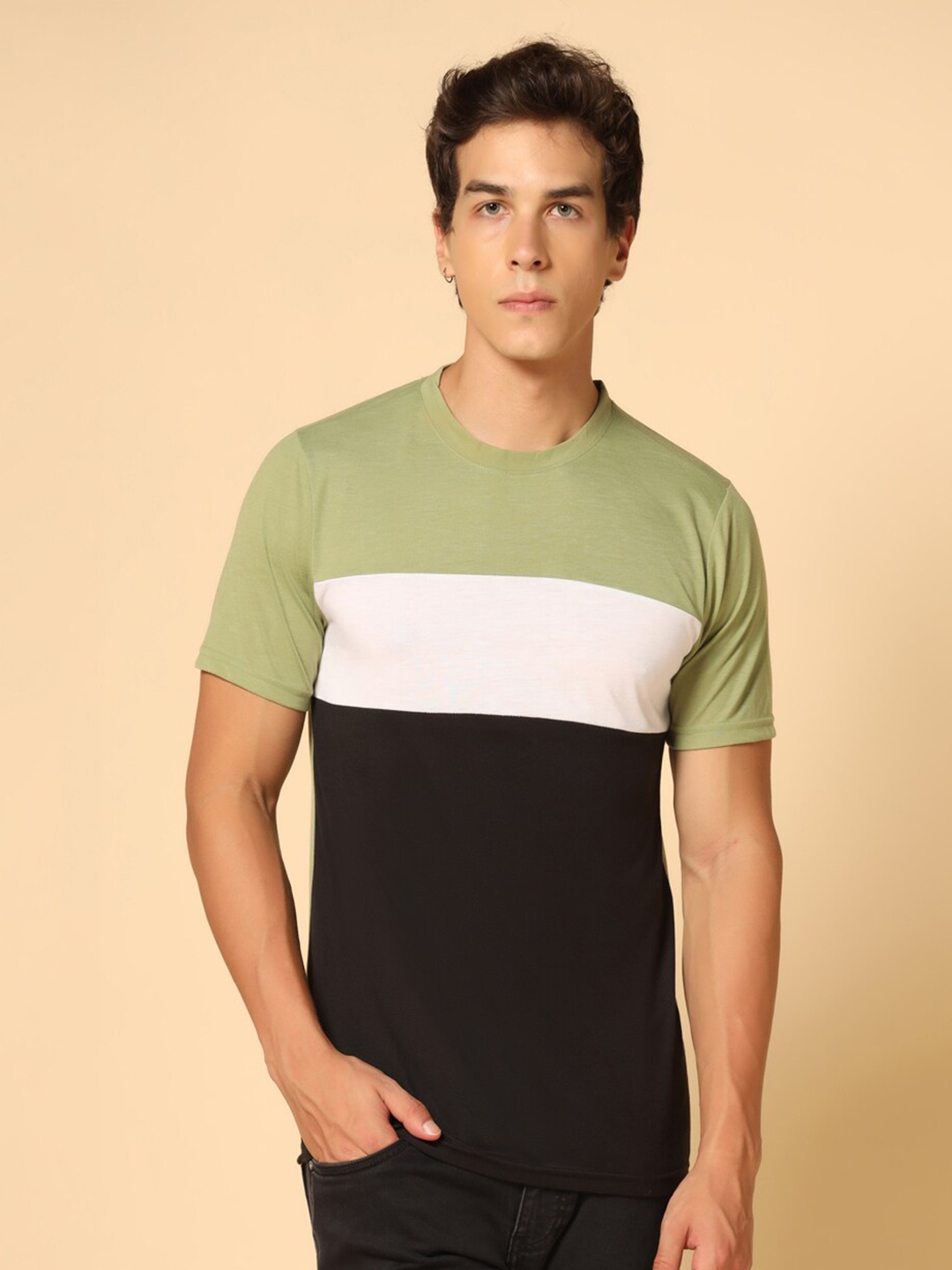 

INKKR Colourblocked Round Neck Cotton T-shirt, Green