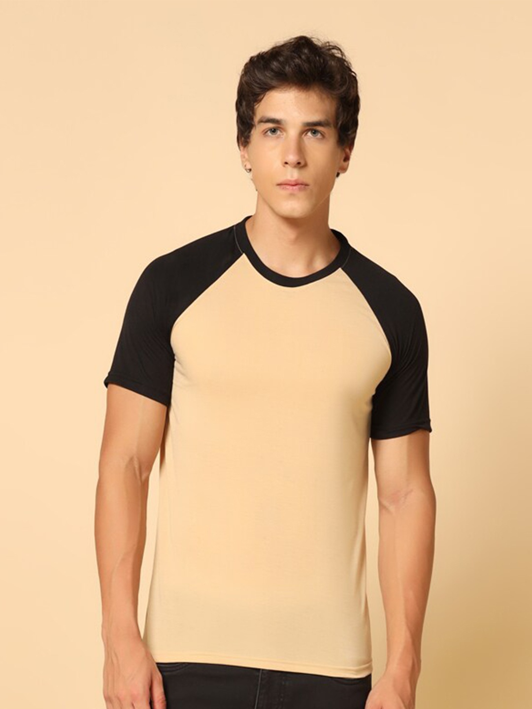 

INKKR Colourblocked Raglan Sleeves Casual T-shirt, Beige