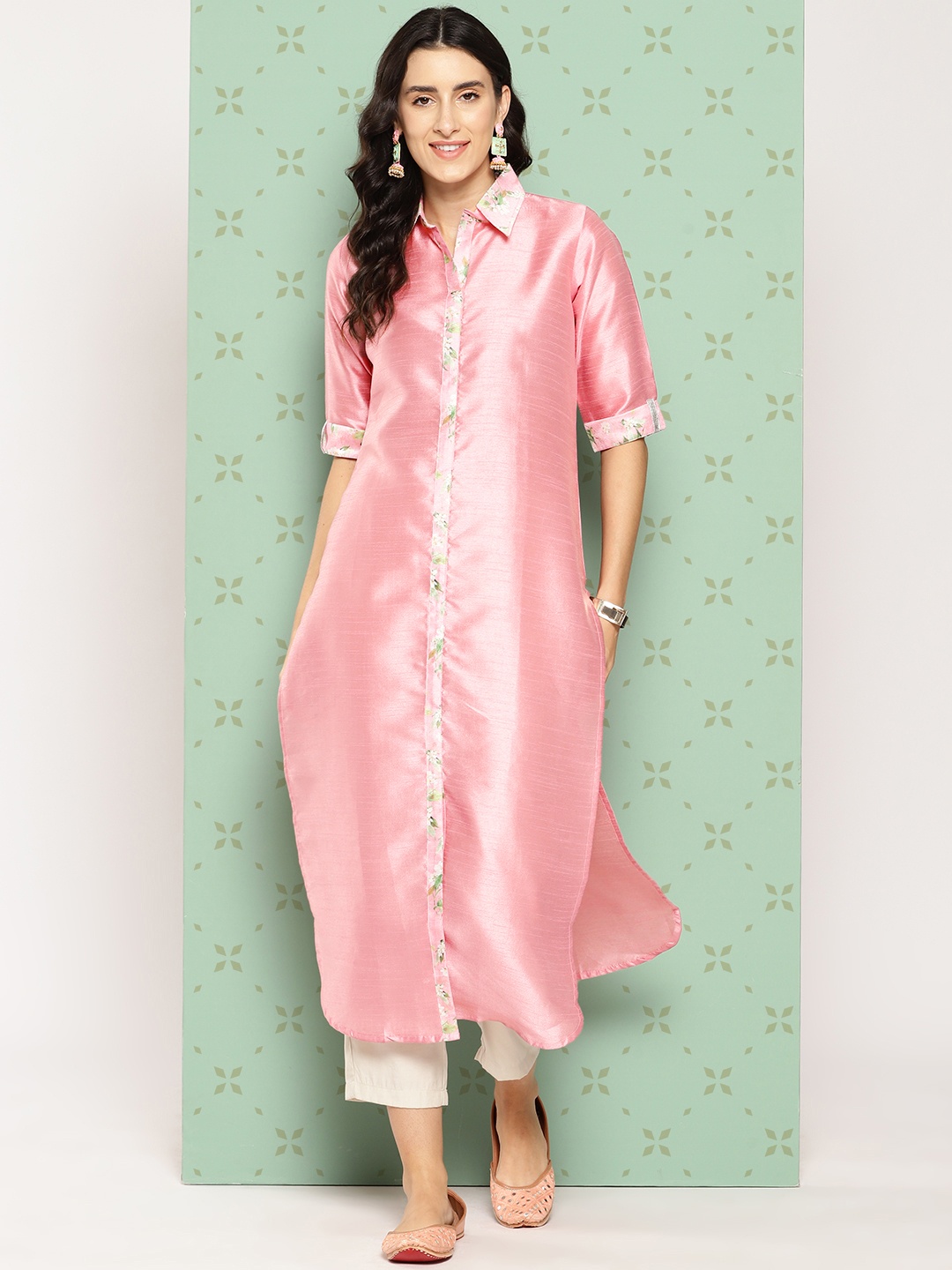 

Ahalyaa Floral Printed Kurta, Pink