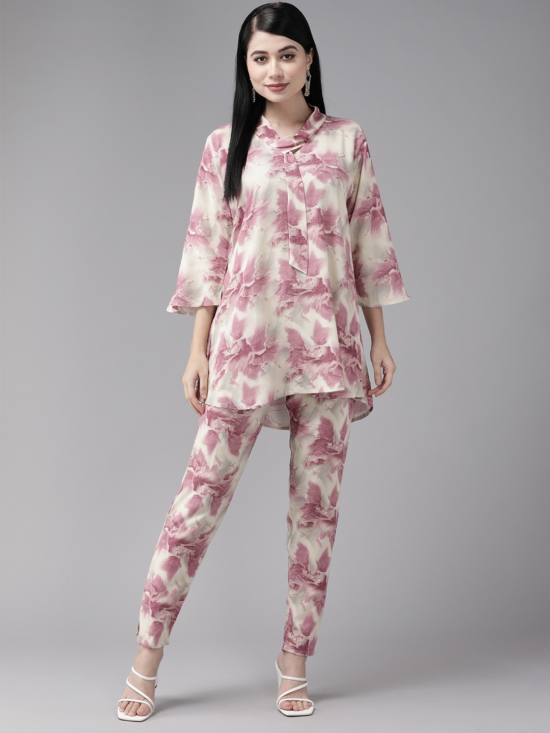 

Aarika Women Pink Floral Printed Regular Pure Cotton Kurta with Palazzos