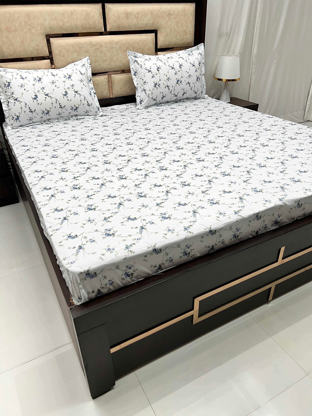

Pure Decor Villa White & Blue Floral Cotton 330 TC King Bedsheet & 2 Pillow Covers