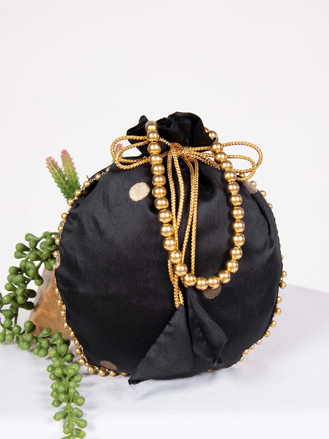 

LOOKNBOOK ART Embellished Tasselled Potli Clutch, Black