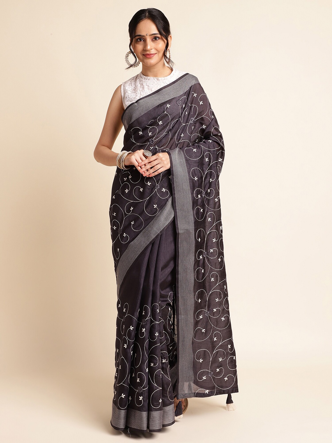 

FABMORA Floral Embroidered Silk Cotton Saree, Black