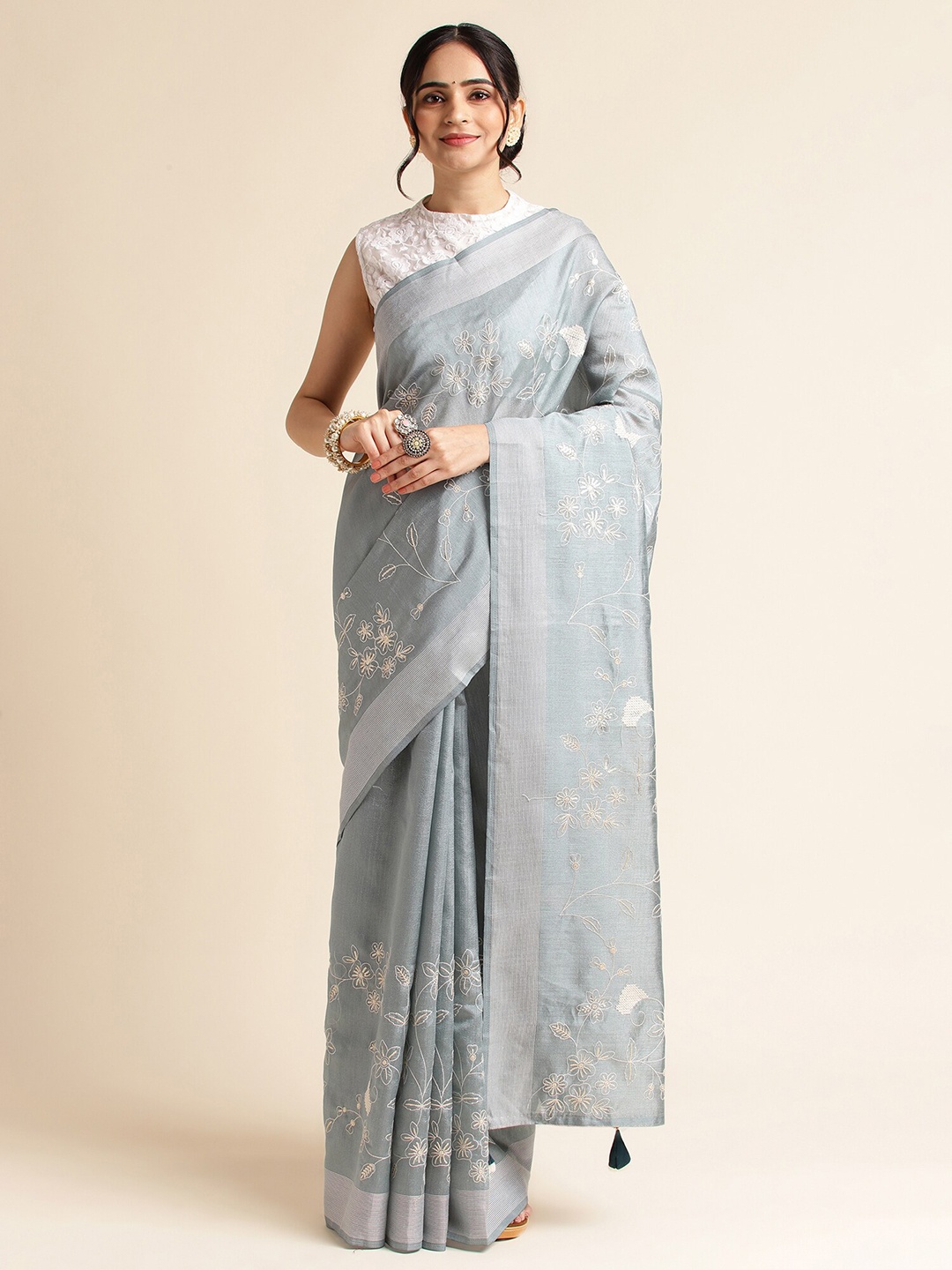 

FABMORA Floral Embroidered Zari Saree, Grey