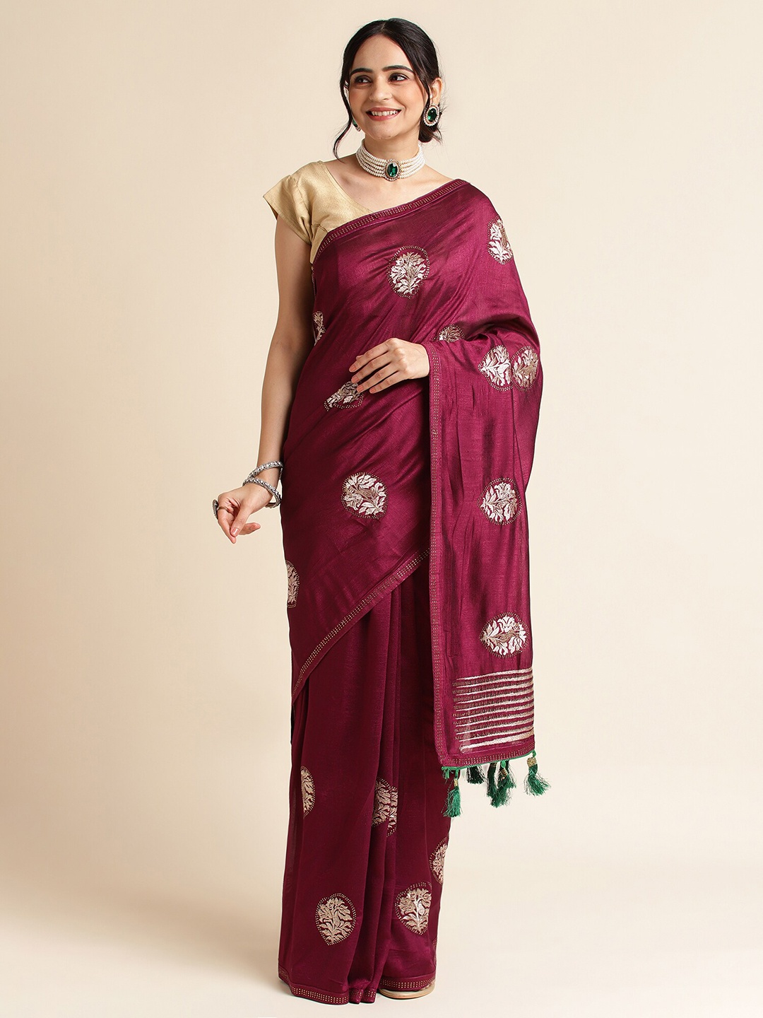 

FABMORA Ethnic Motifs Embroidered Saree, Purple